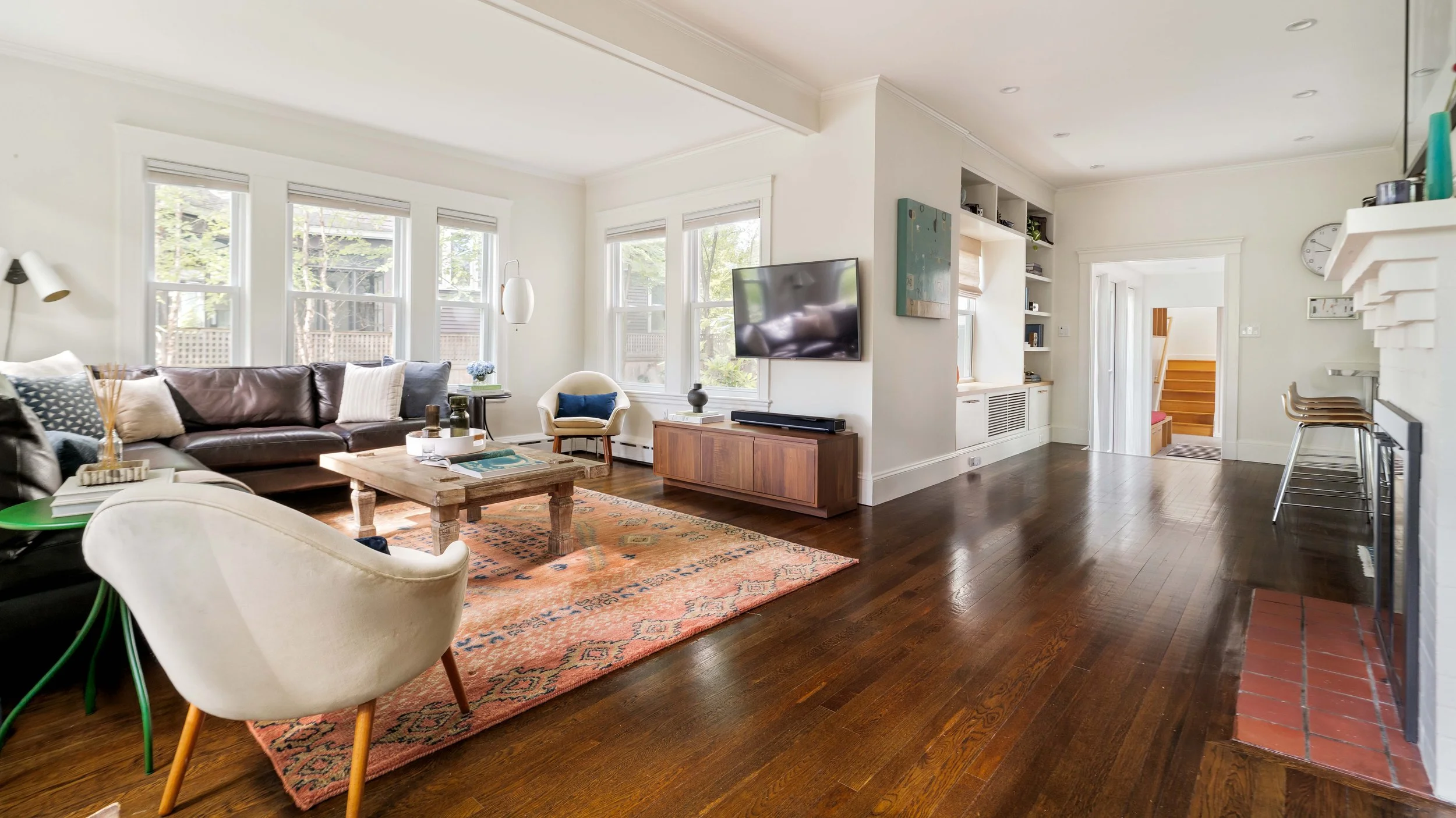 Living Room-098549.jpg