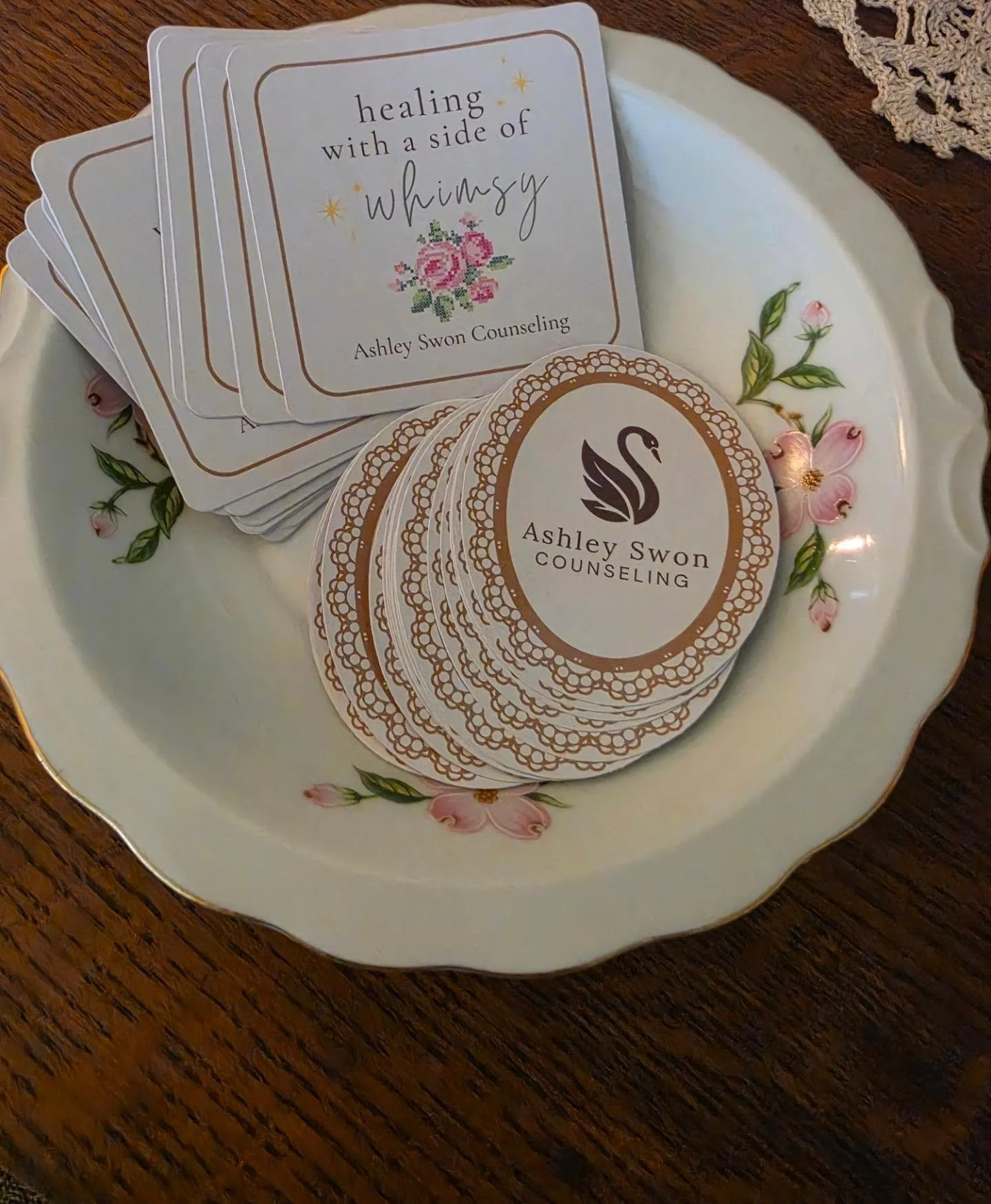 I'm obsessed with these stickers from @pixelpoetdesigns! 

#therapy #marketing #stickers #etsy #therapist