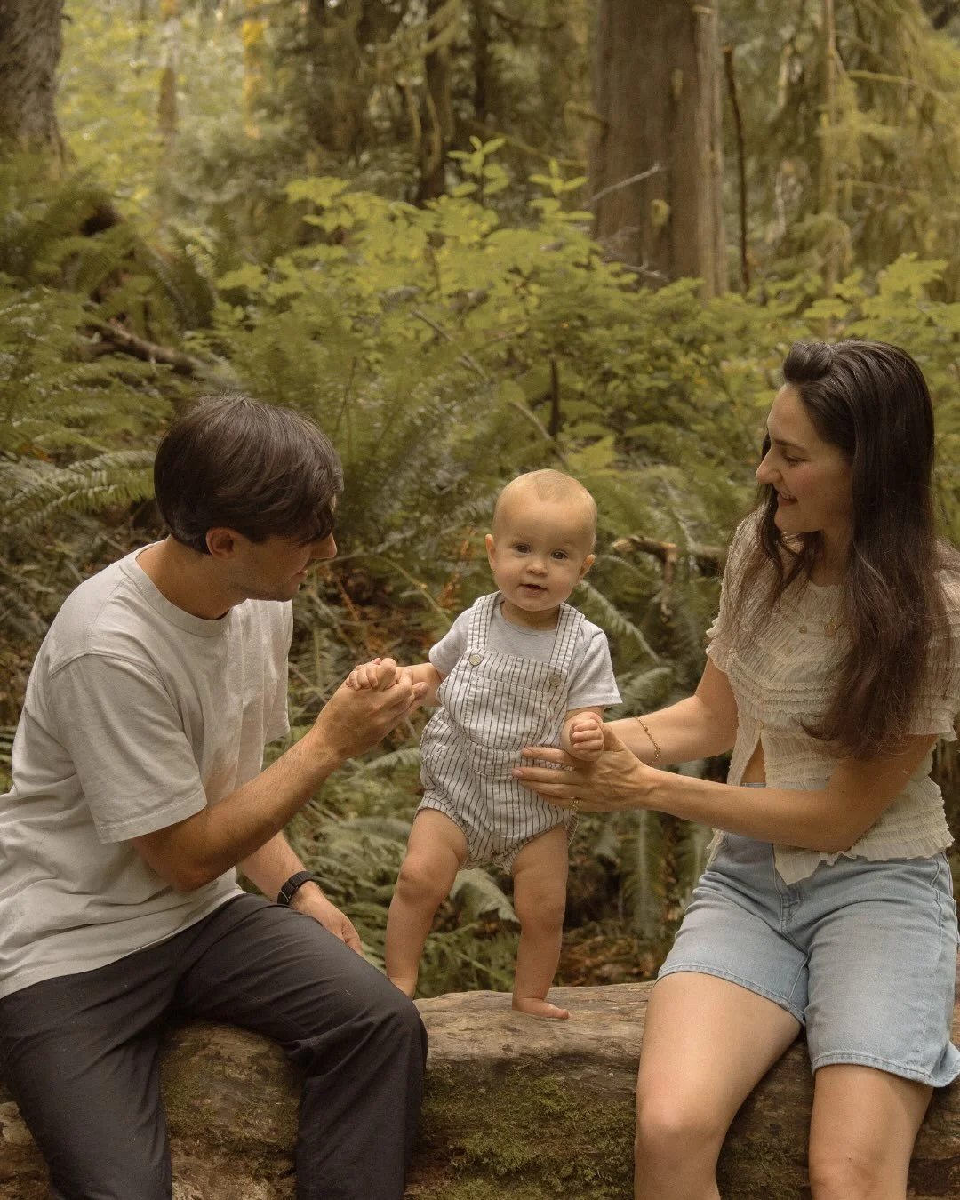 From the forest to the sand, from play time to quiet time. Getting to document all of it with this family was a joy. ✨