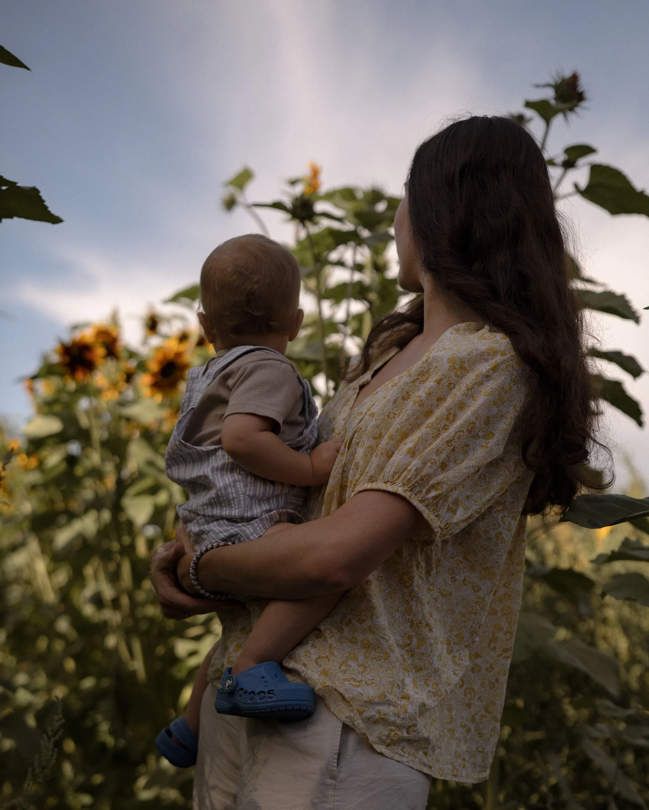 An update on how I handle images of children on this page and website going forward.

I won&rsquo;t be posting identifiable photos of babies or kids in my marketing. Instead you&rsquo;ll see the quiet moments of a session rather than full faces. 

Pa