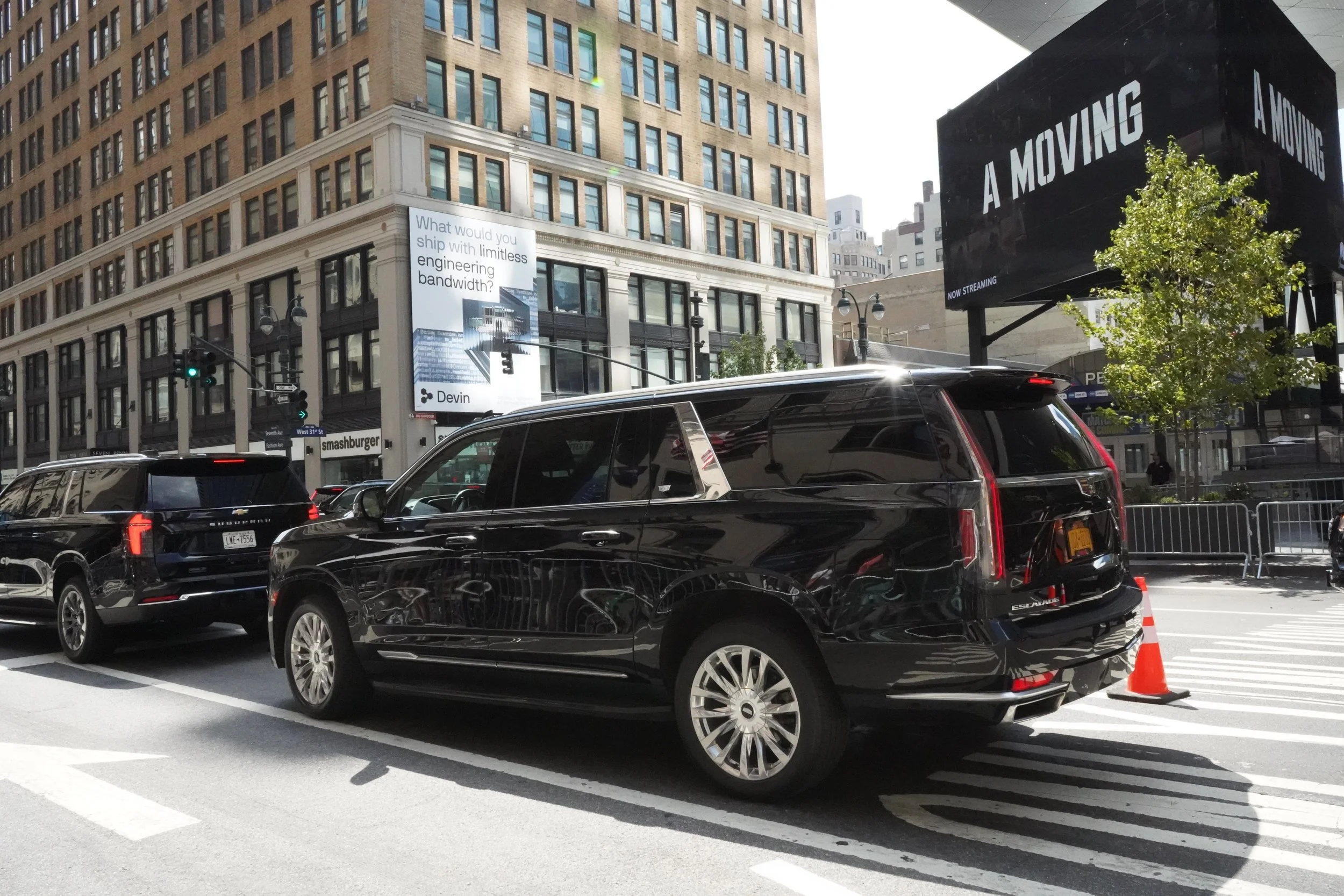 Celebrity_Vehicles_26184835311097.jpg