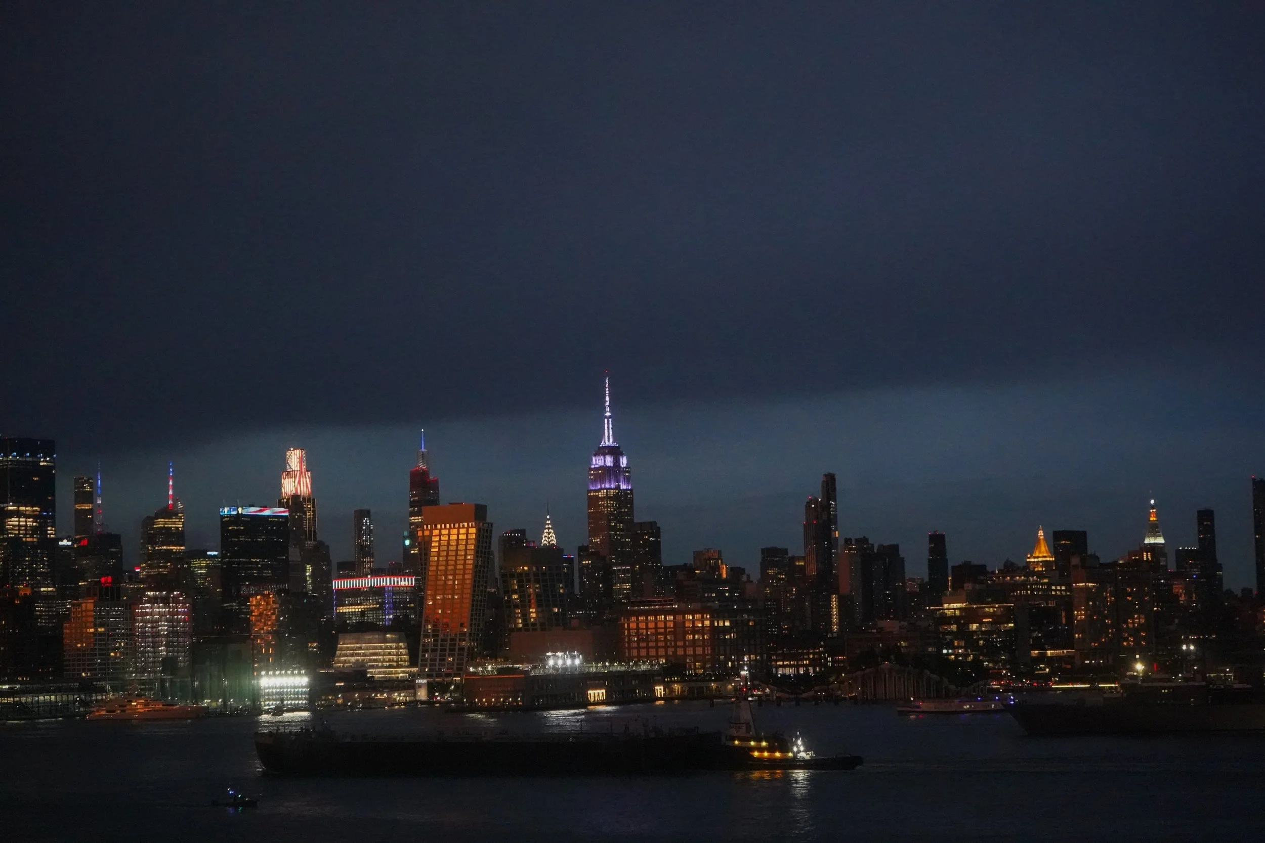 Empire_State_Building_Swift_Kelce_Wedding_26185104842779.jpg