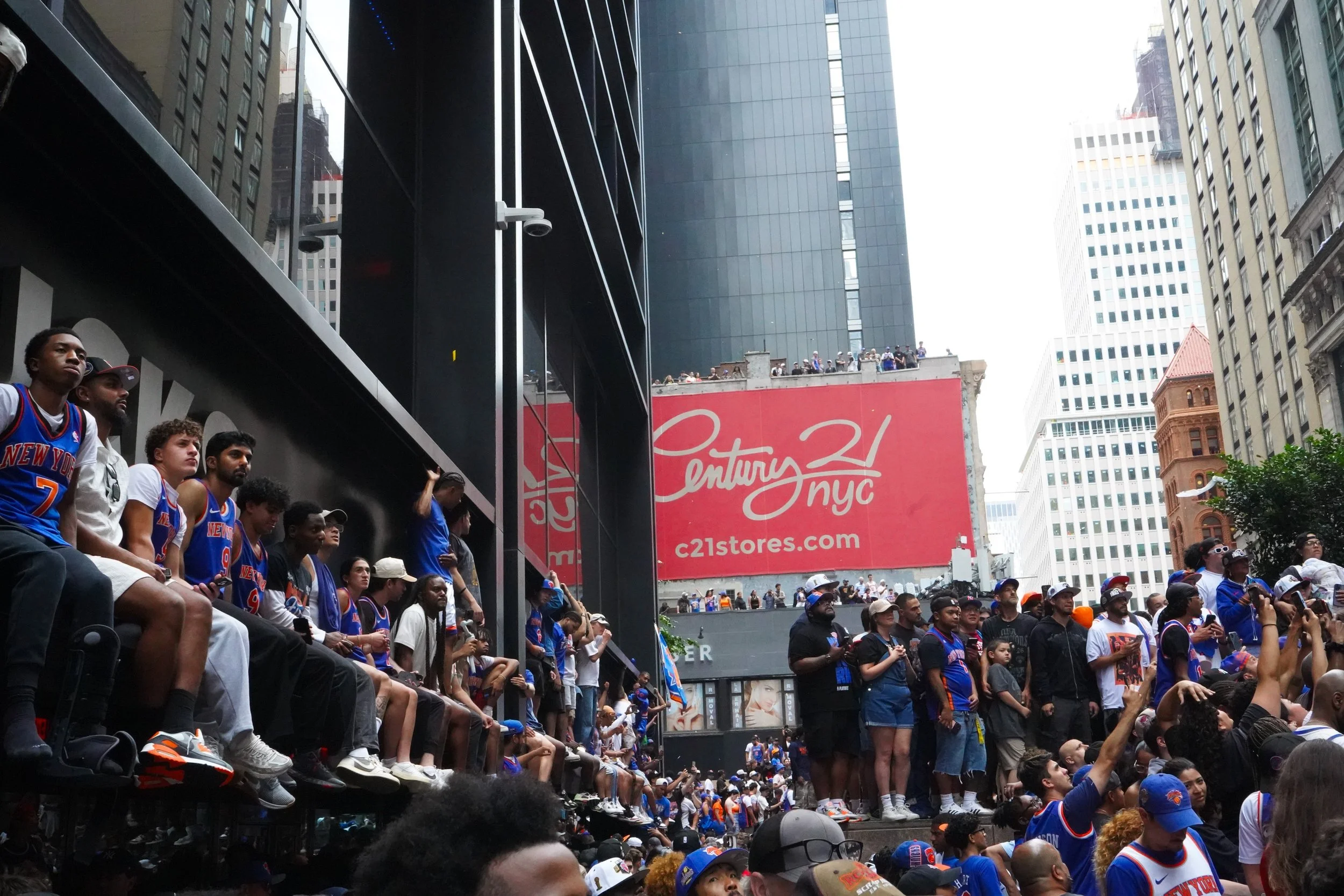 knicks crowd.jpg