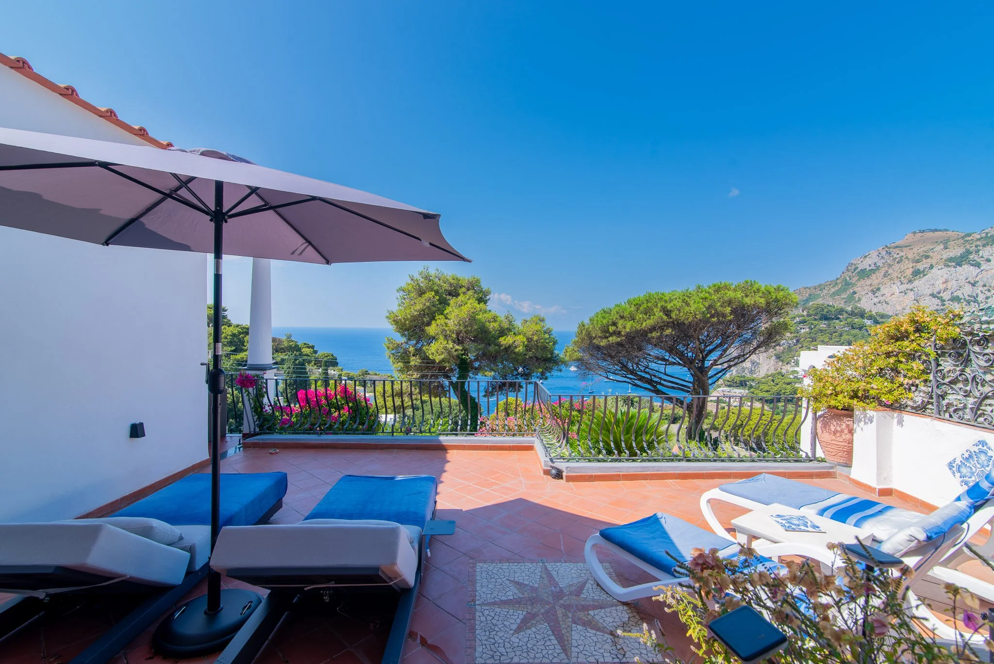 marvelous-capri-sea-view-terrace..jpg