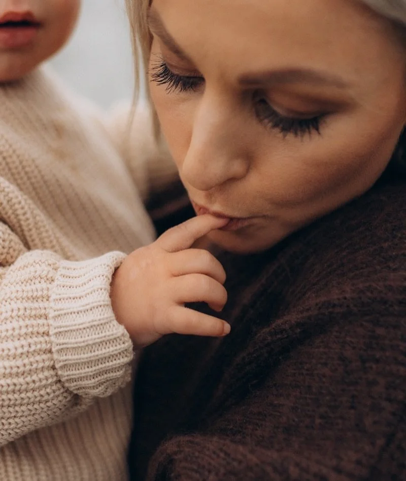 Most families wait for summer. This is what they&rsquo;re missing.

There&rsquo;s a reason I love winter sessions. That soft, even overcast light is genuinely flattering on everyone - and there&rsquo;s something about the cold that makes families nat