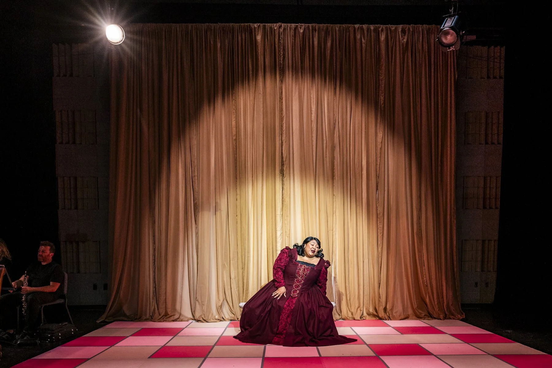 L'Amant Anonyme NCO 2026
Stage Director: Brandon Shaw McKnight
Conductor: Kelly Lam
Stage Manager: Holly Thomas
Costume Designer: Stephanie Mae Fisher
Lighting Designer: Joshua Rose
Set Designer and Props: Ariana Swei