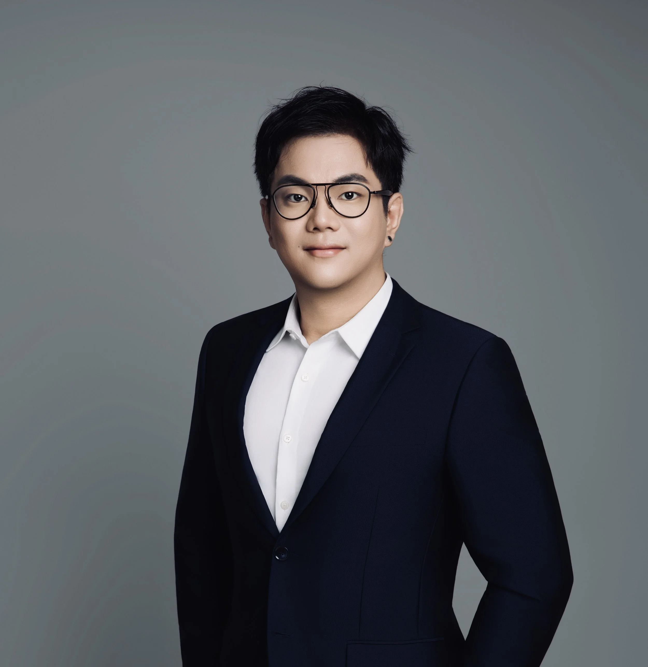 Andy Jia, bilingual mortgage broker at Western Bay 安和资本, Toronto