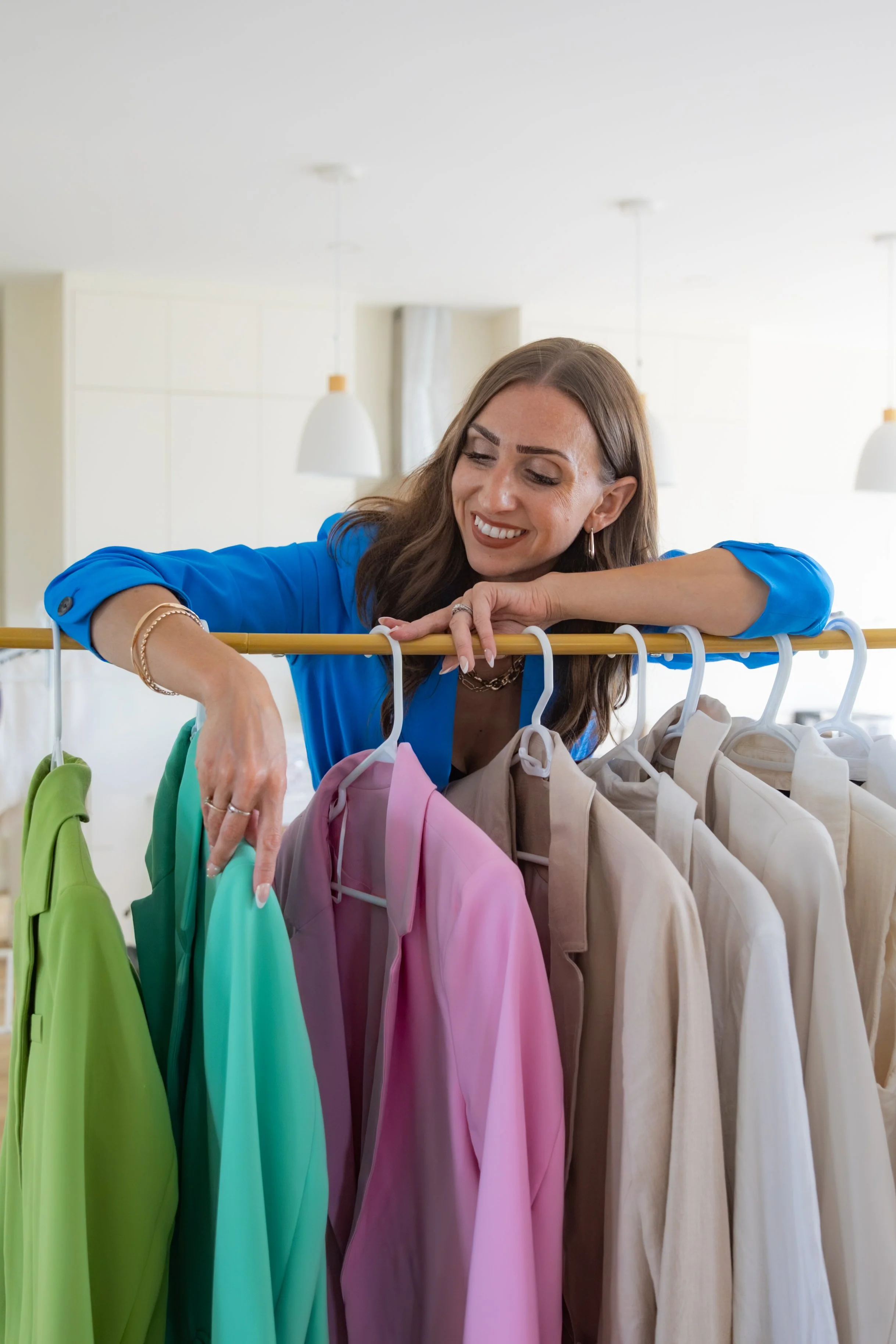 Professional personal stylist in Ottawa and the Ottawa Valley. Erin Howat Styling, formally Valley Vogue Styling Co. Fashion stylist for women, especially professionals looking to build an intentional wardrobe. Capsule wardrobes for women.