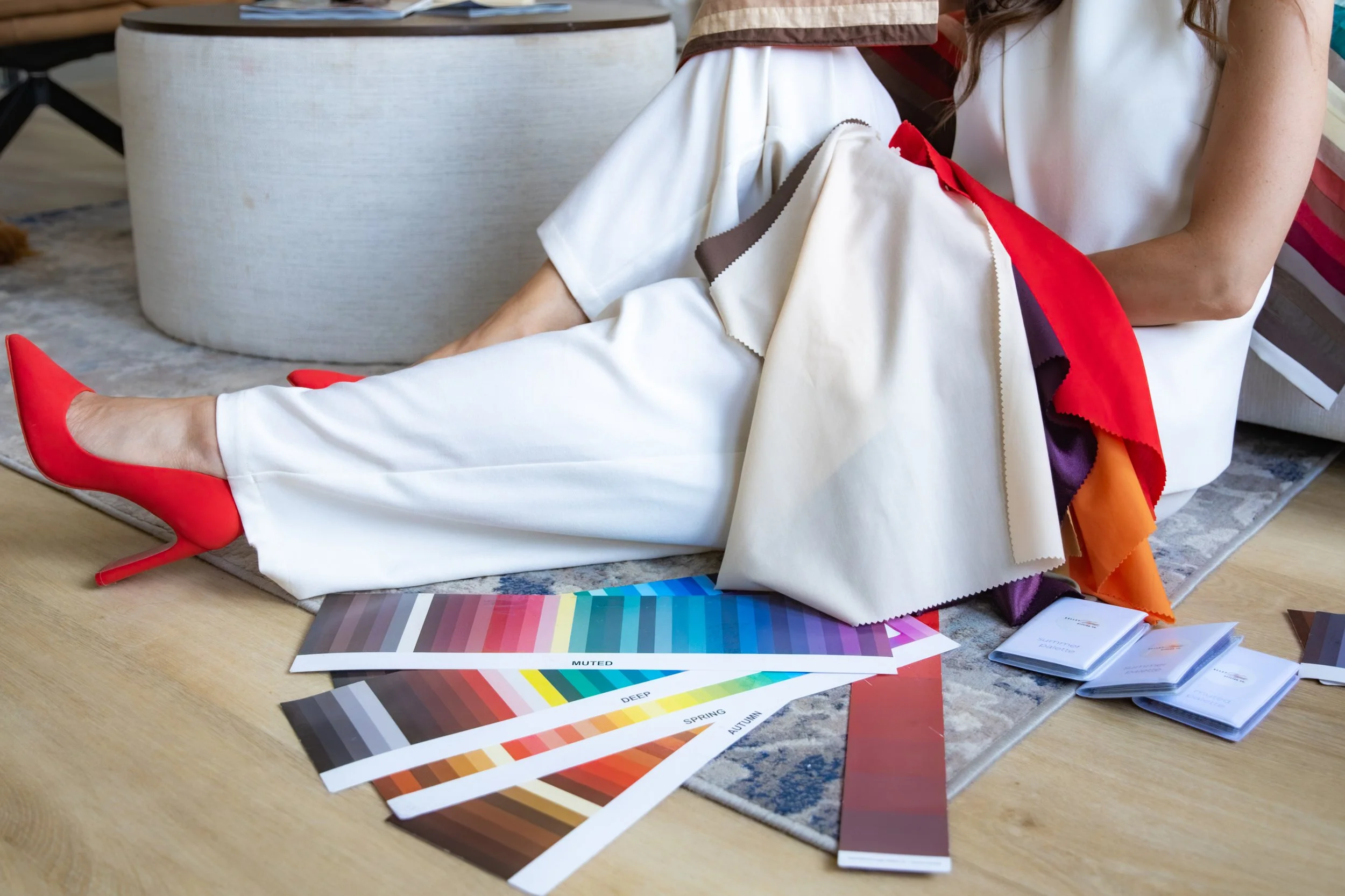 Professional colour analysis in Ottawa. Colour analysis in Petawawa. Virtual colour analysis and body styling. Virtual personal styling services for women.
