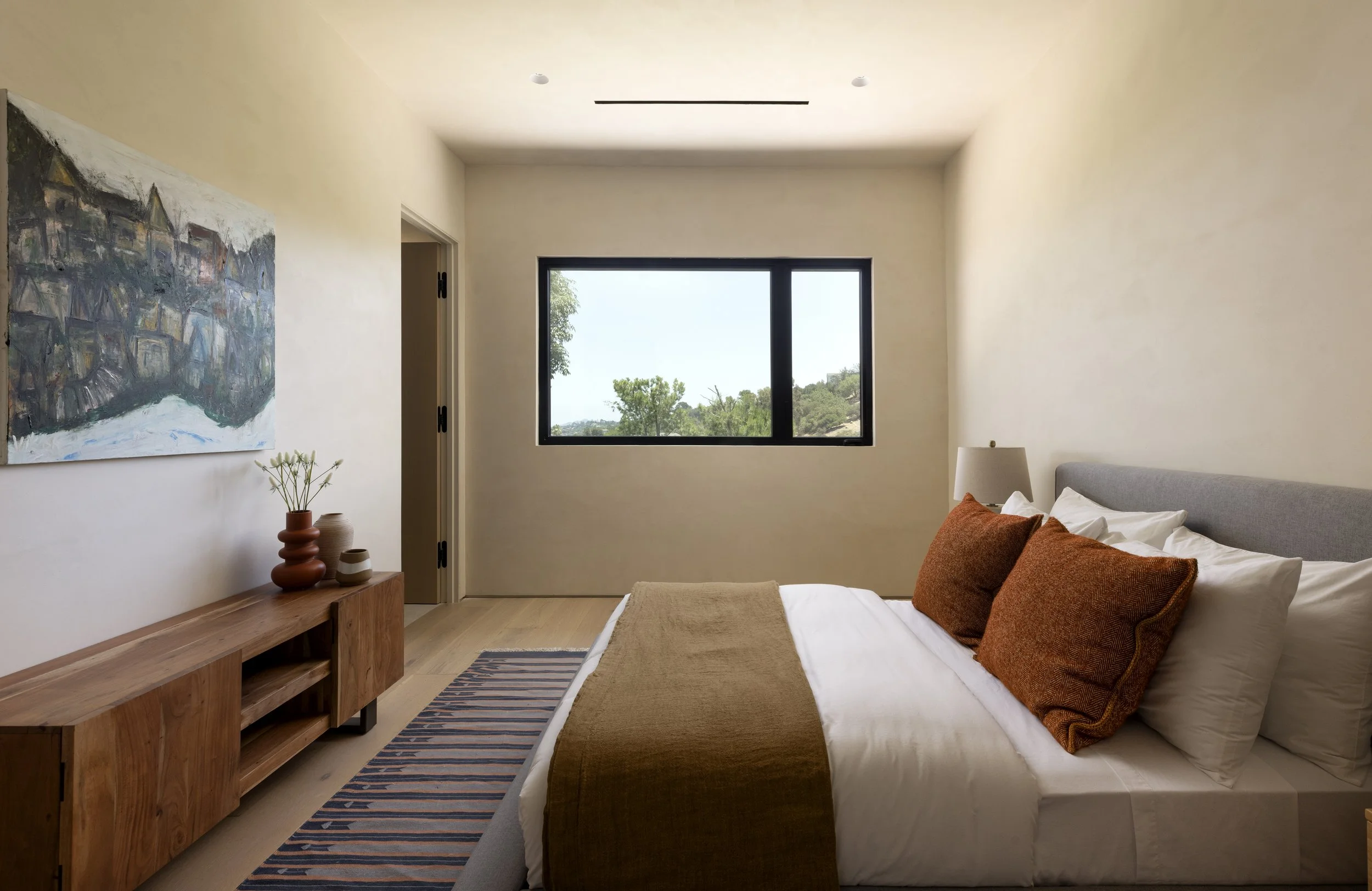 7 Mistakes You're Making with Hamptons Art Staging (and How to Fix Them)