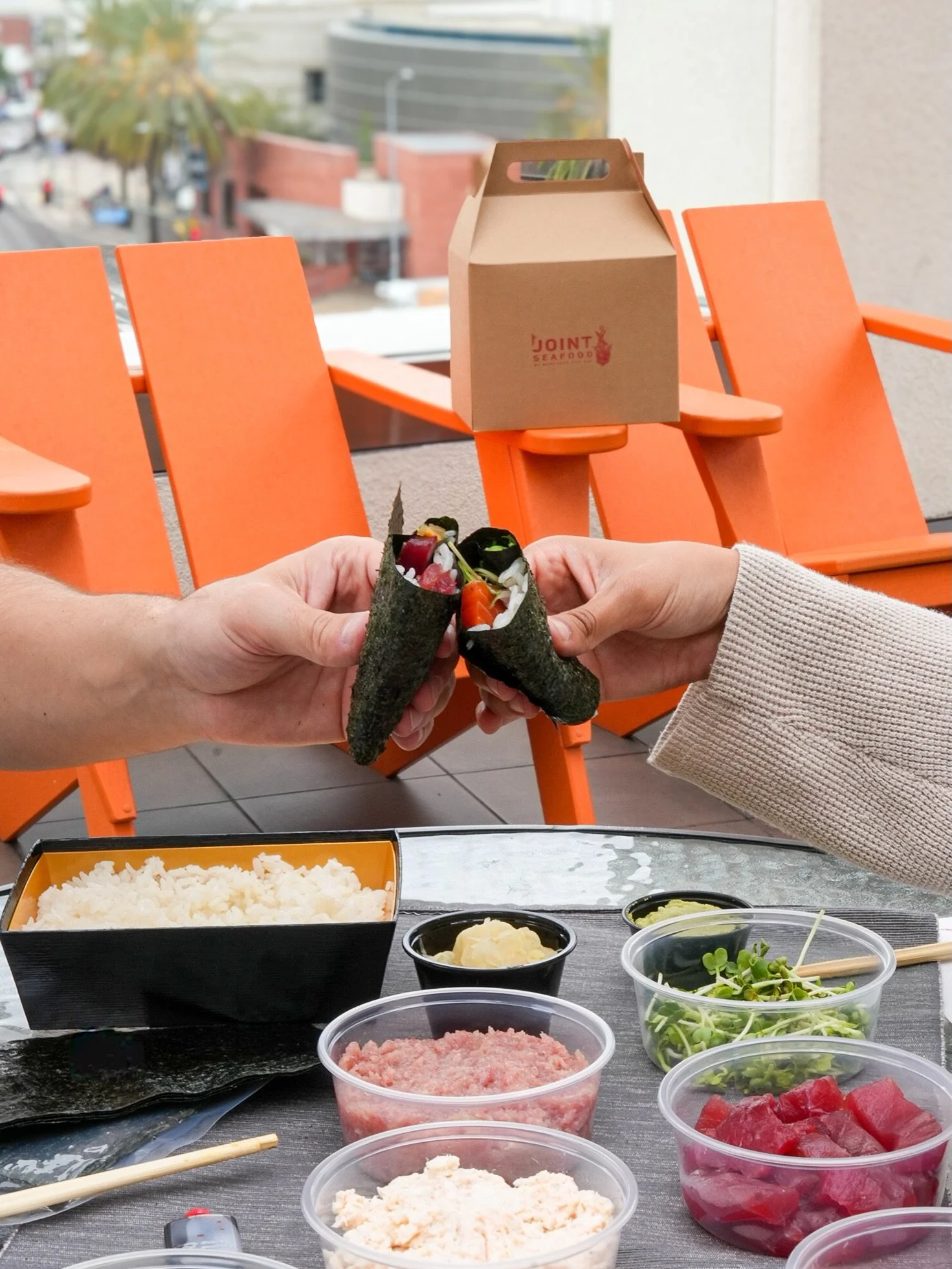 DIY Hand Roll Kit ~ everything you need for a temaki night in or on the go for your next picnic 

Serves 4 / preorder 🔗 in bio 

#handrollsushi #picnicseason #dryagedfish
