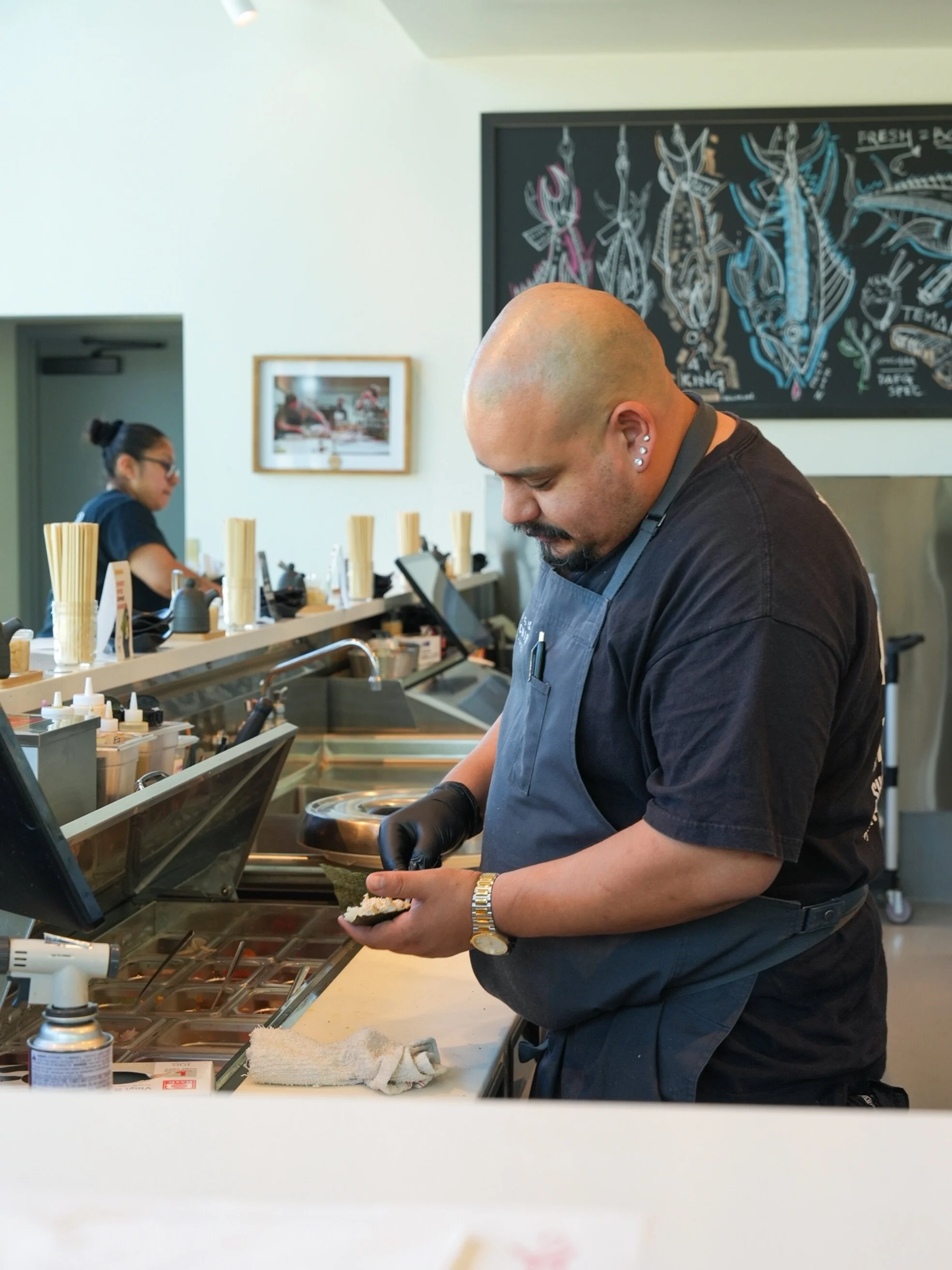 Meet your hand roll specialist @e.g.1er_muscleflex 

Our DTLA regulars will likely recognize Erik&rsquo;s fun loving personality and quick hand roll slinging skills