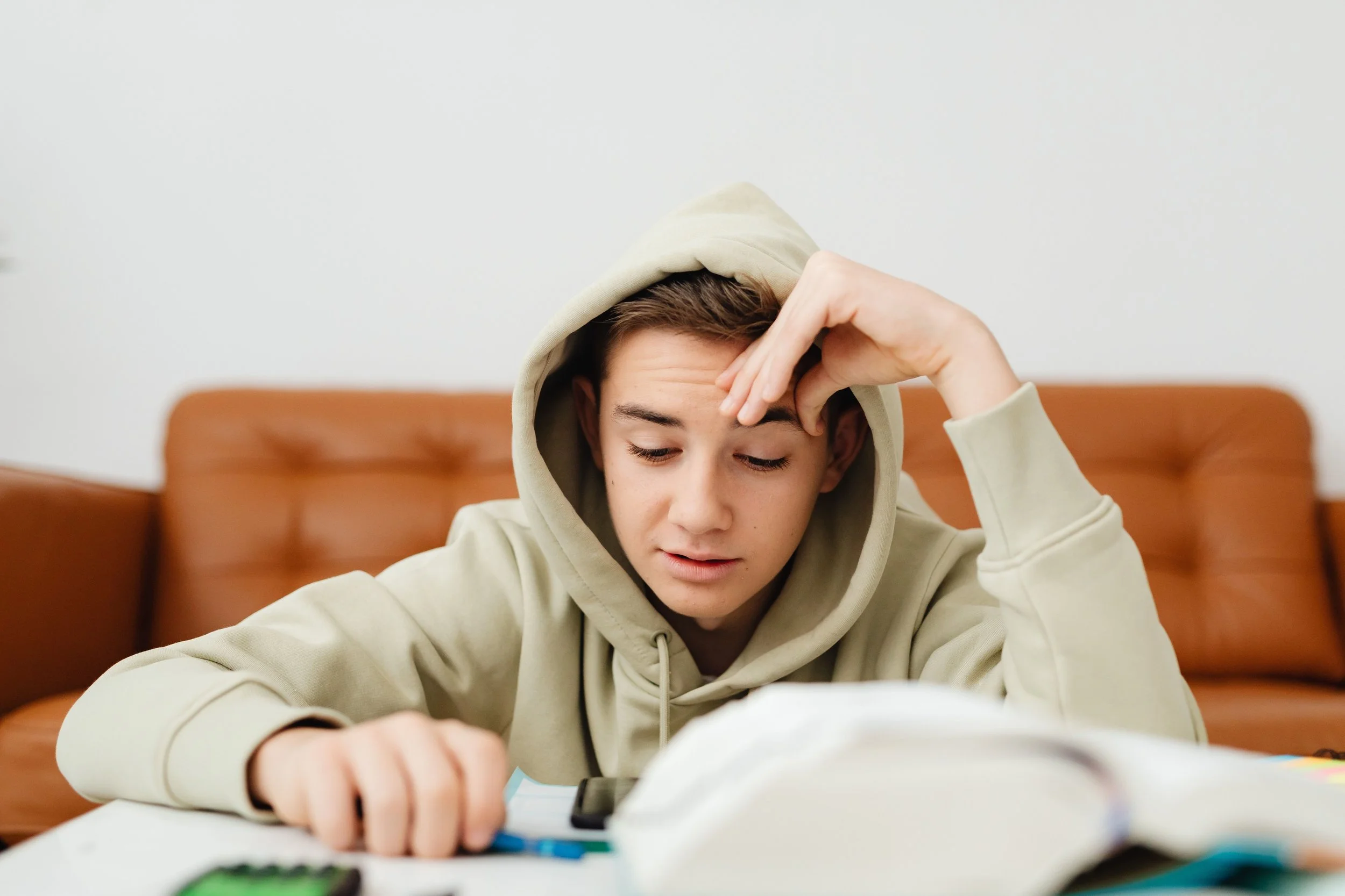 How to Handle a Middle Schooler Who Is Struggling Academically