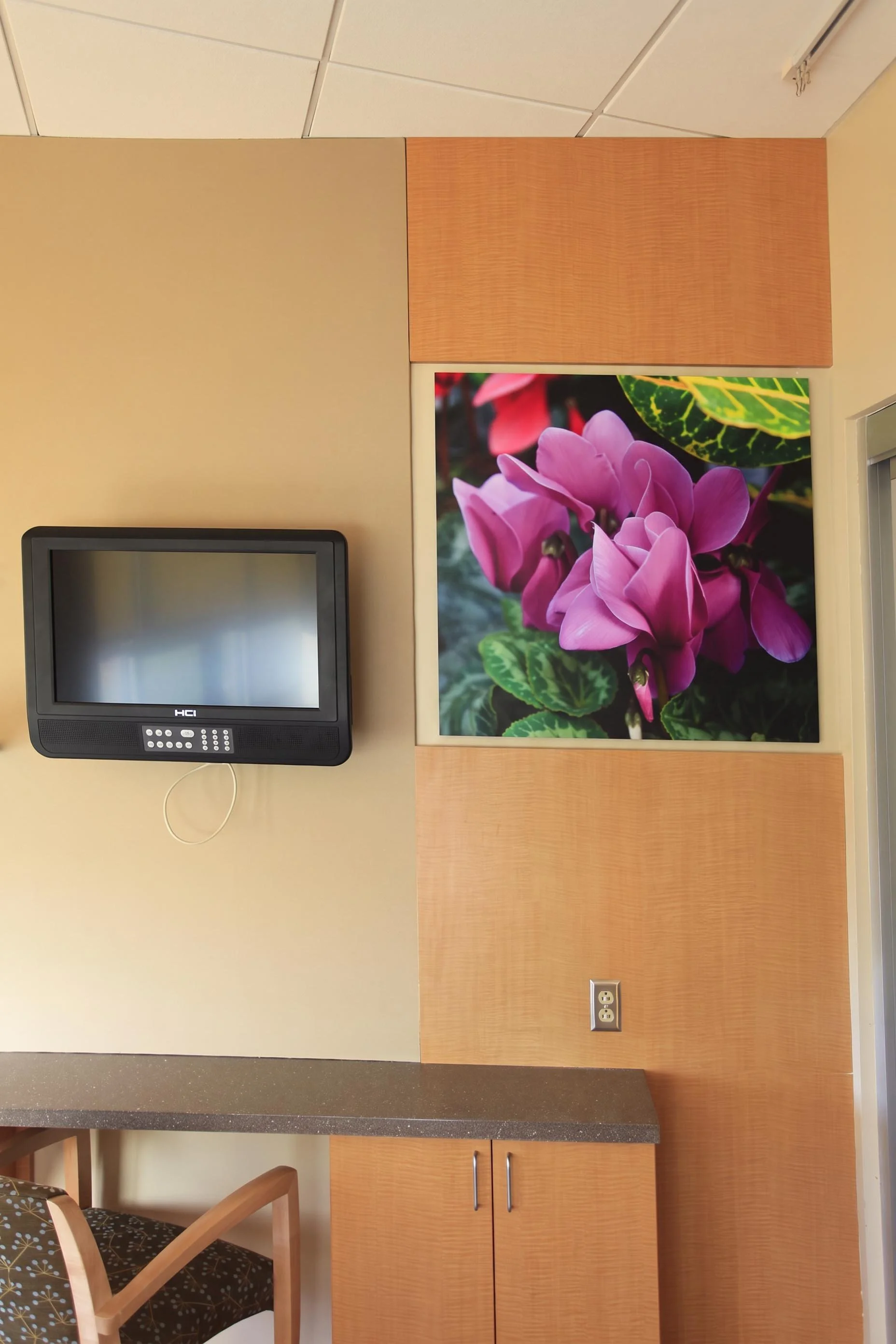 cgoh cancer center infusion bays 4.jpg