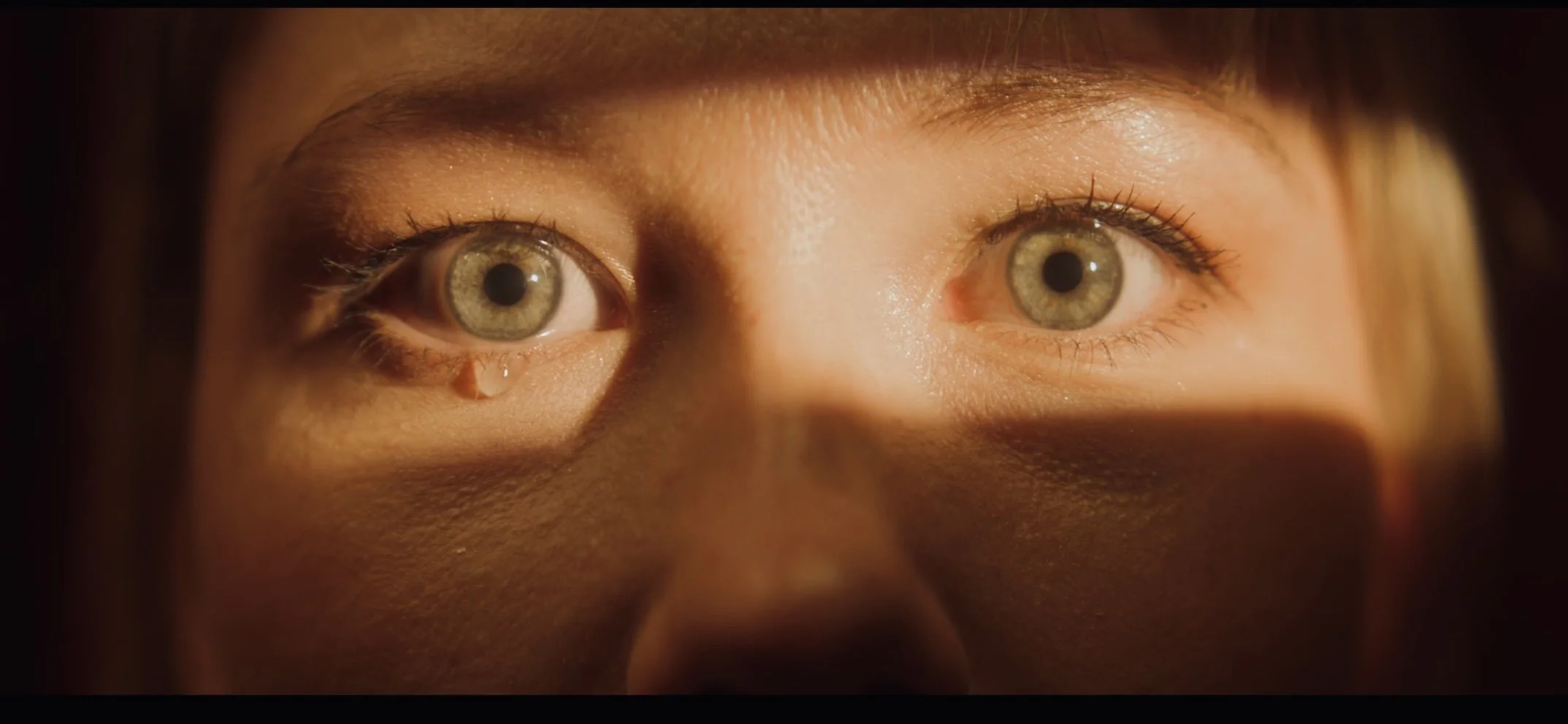 Benjamin-hamill-director-of-photography-anamorphic-cinematography-ffilm-still.jpg