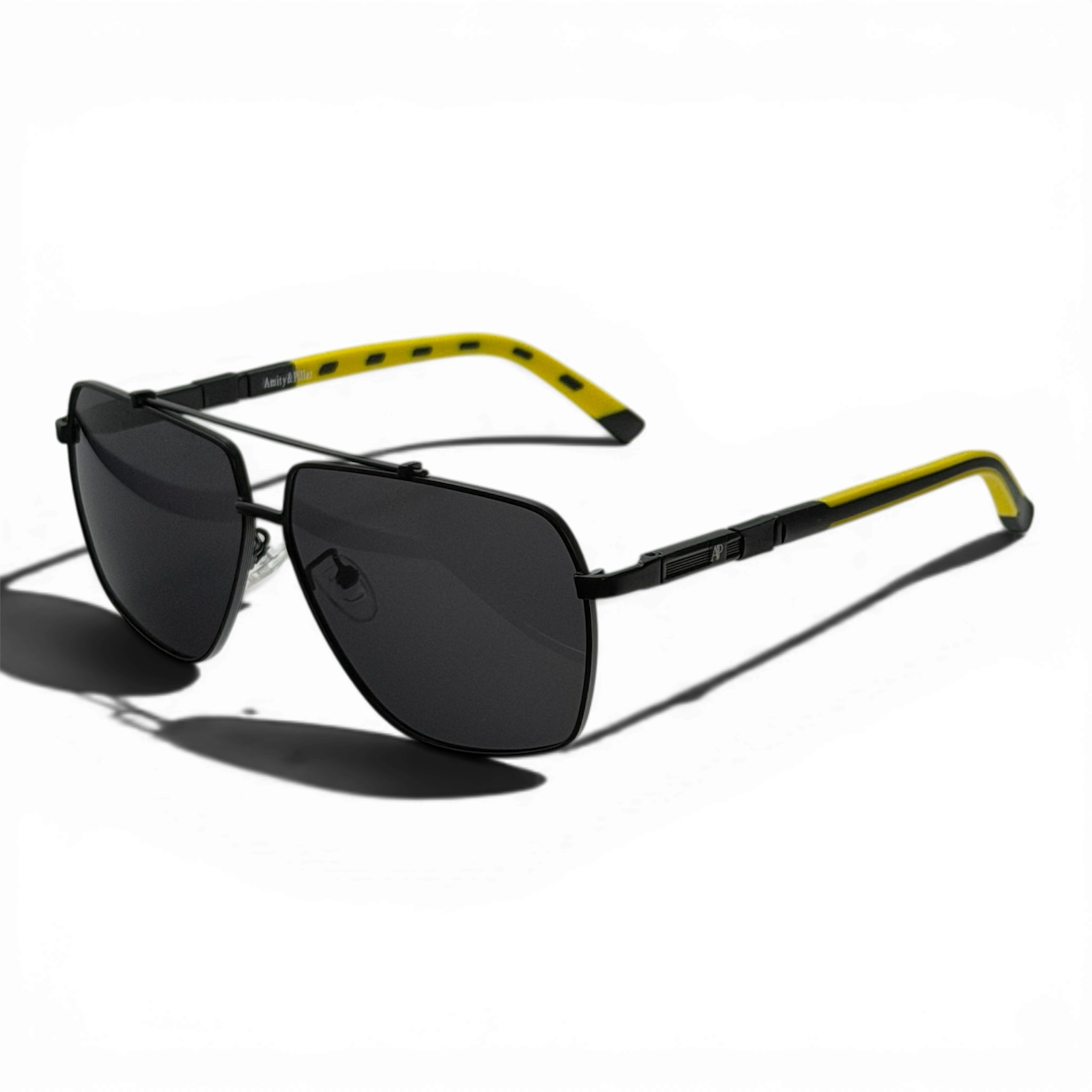 Castor black grey transparent web.png