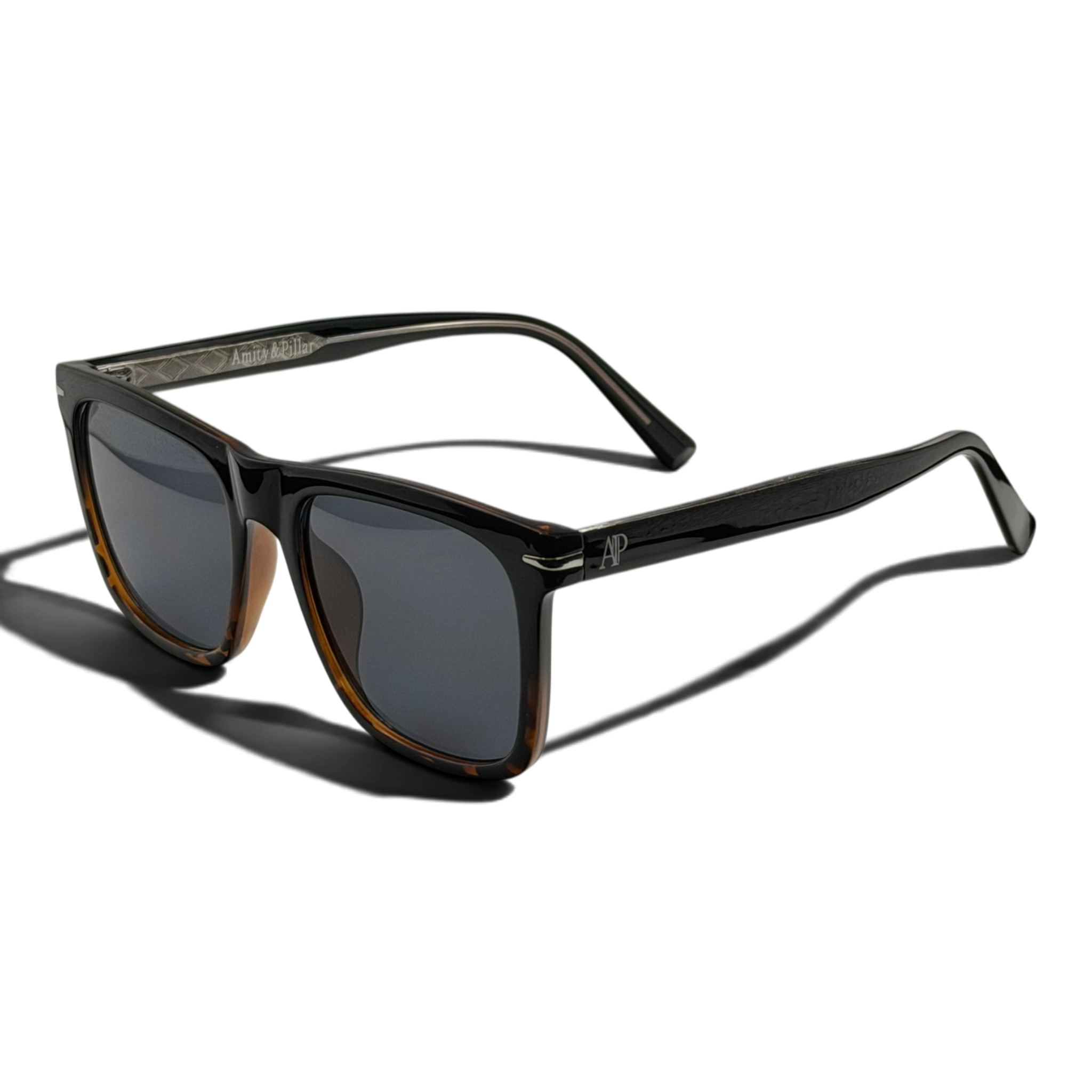 Ithaca black brown transparent web.png
