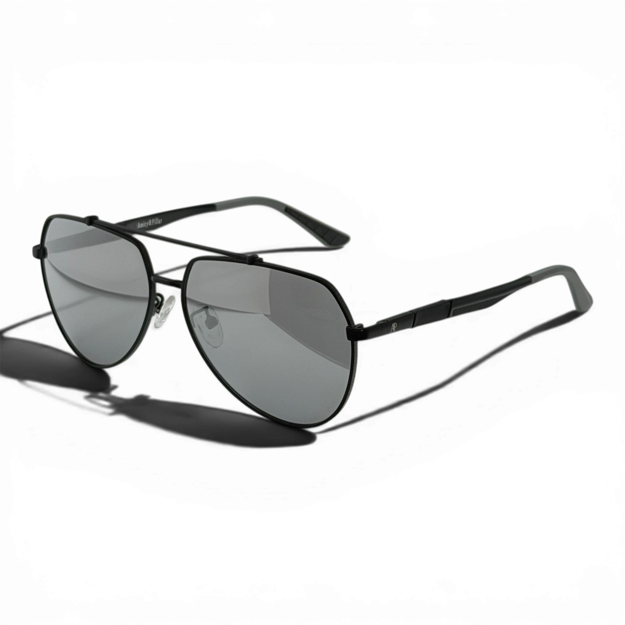Perseaus silver black transparent web.png