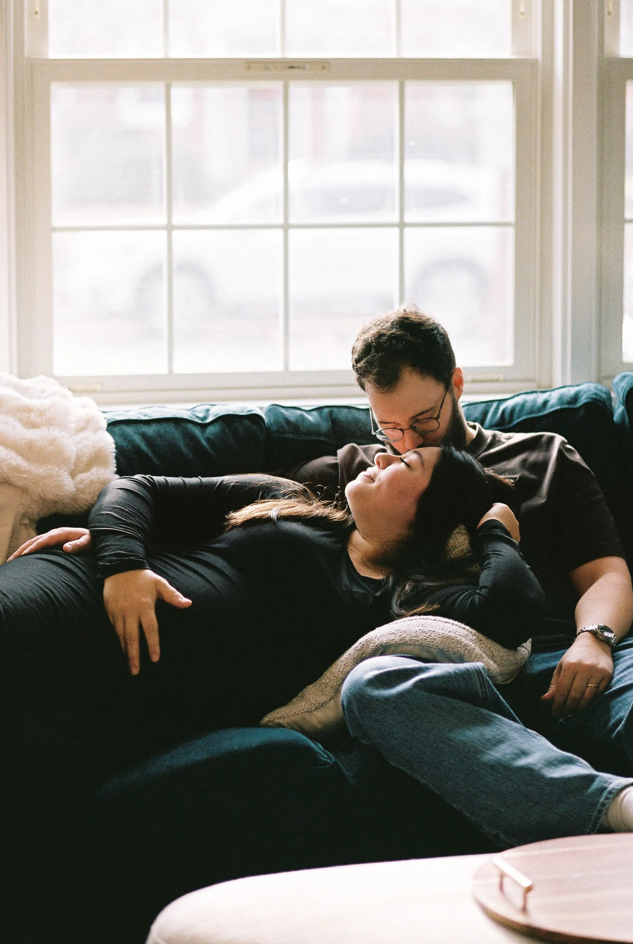 in-home-maternity-session-richmond-virginia.jpg