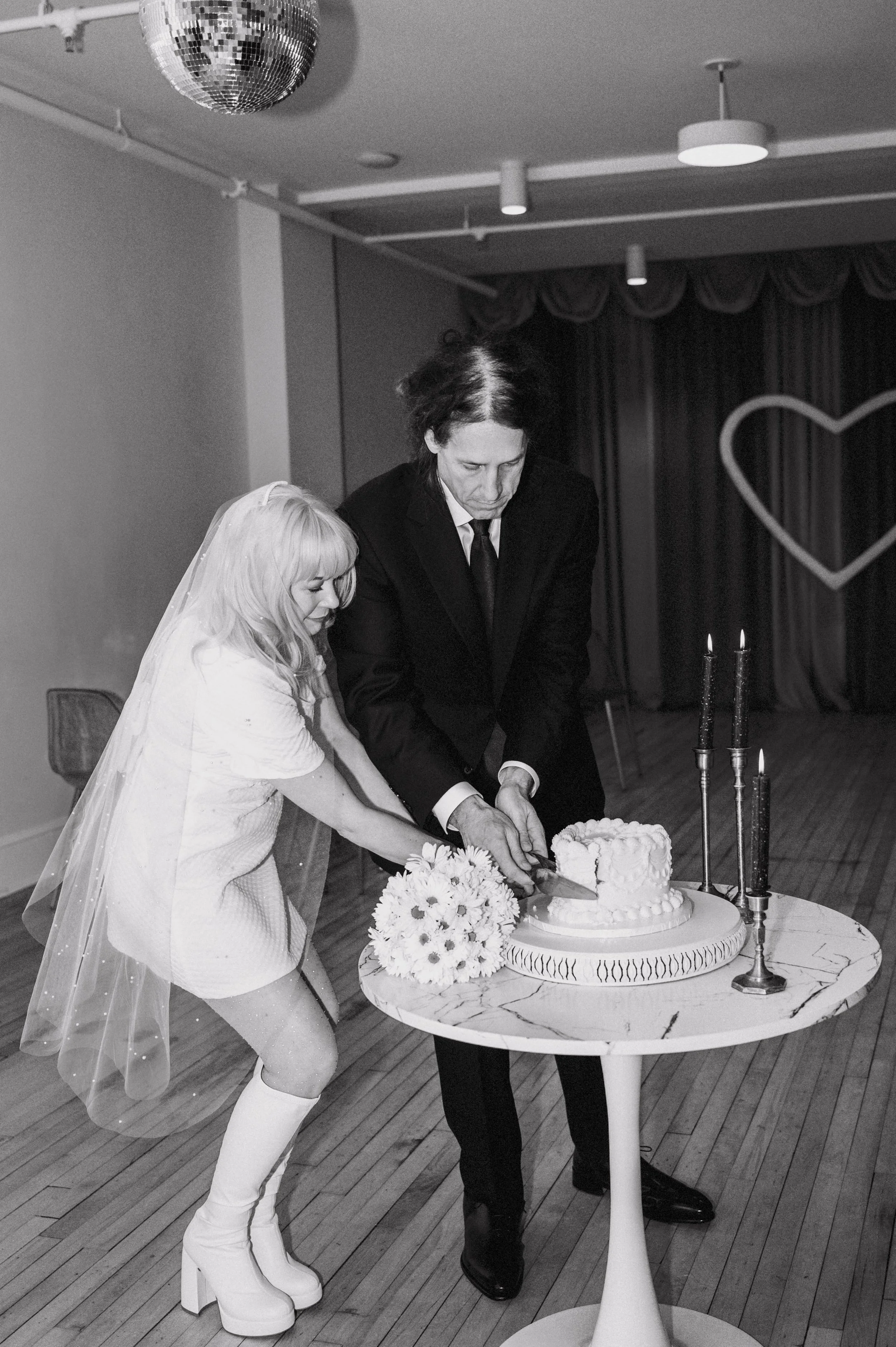 richmond-elopement-cake-cutting-lucky-in-love-hannah-louise-photo.jpg
