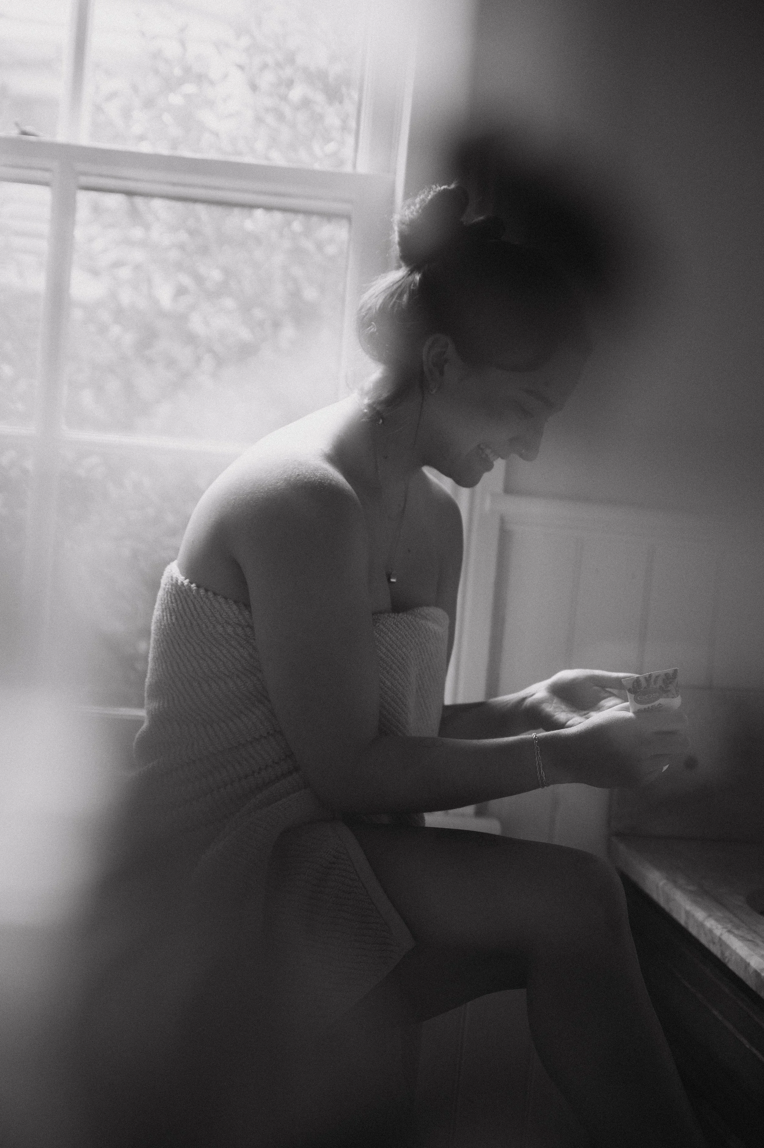 richmond-boudoir-photographer-soft-natural-light-04.jpg