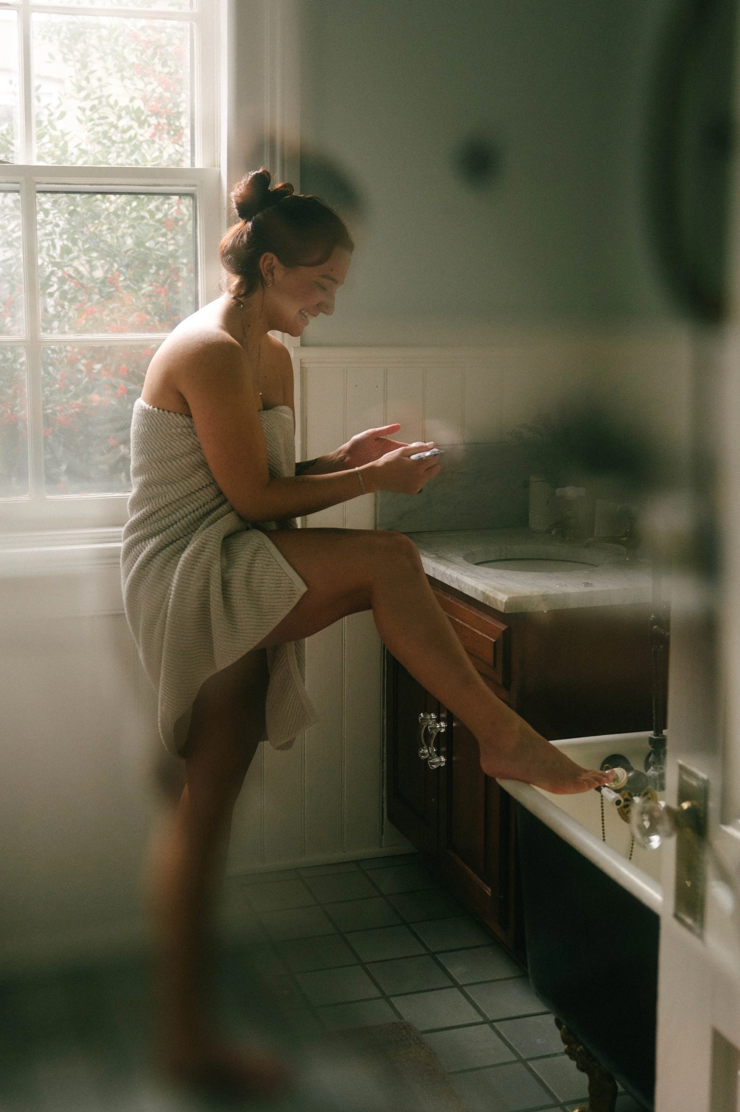 richmond-boudoir-photographer-soft-natural-light-05.jpg