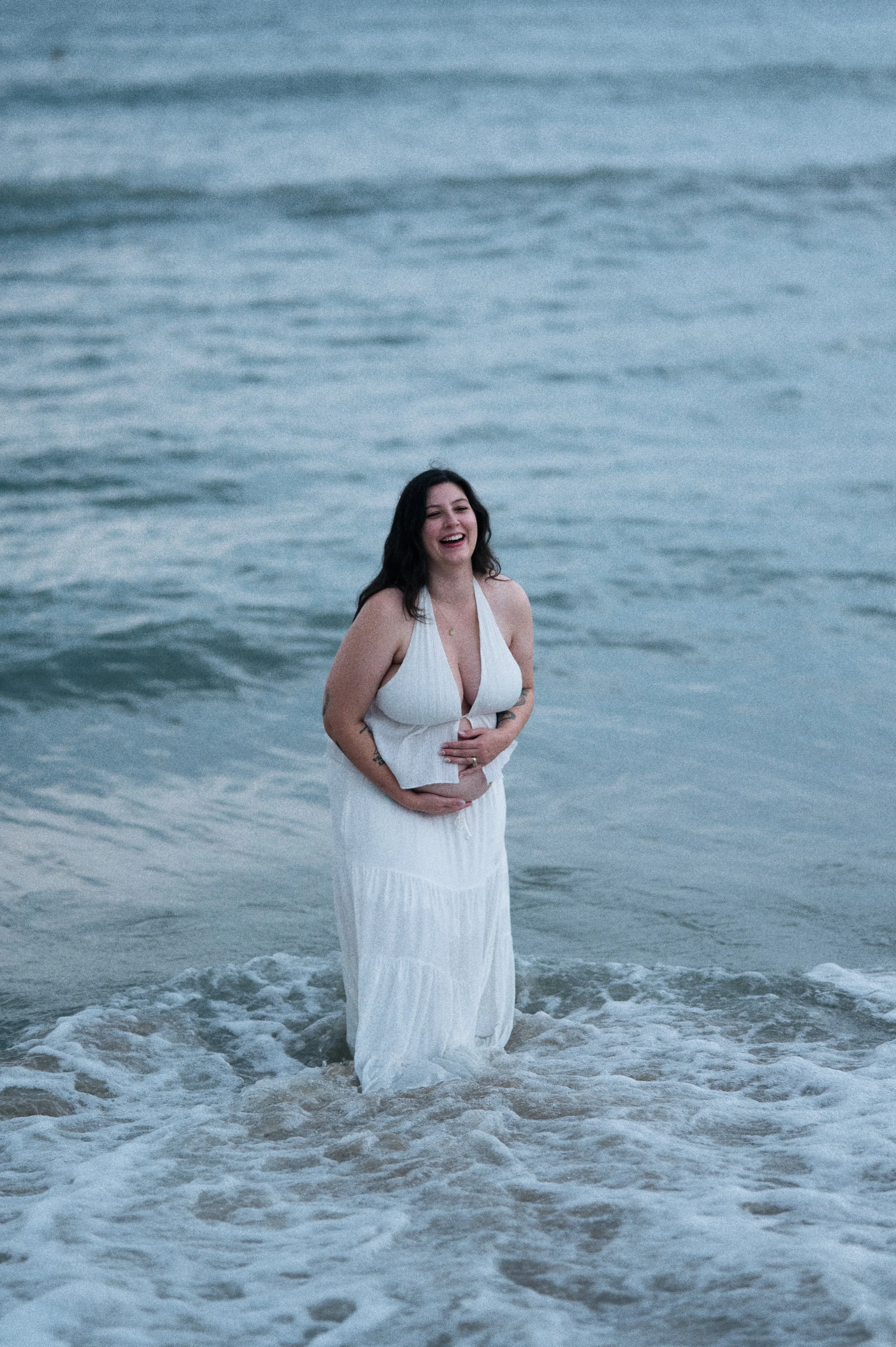 virginia-beach-maternity-ocean-portrait.jpg