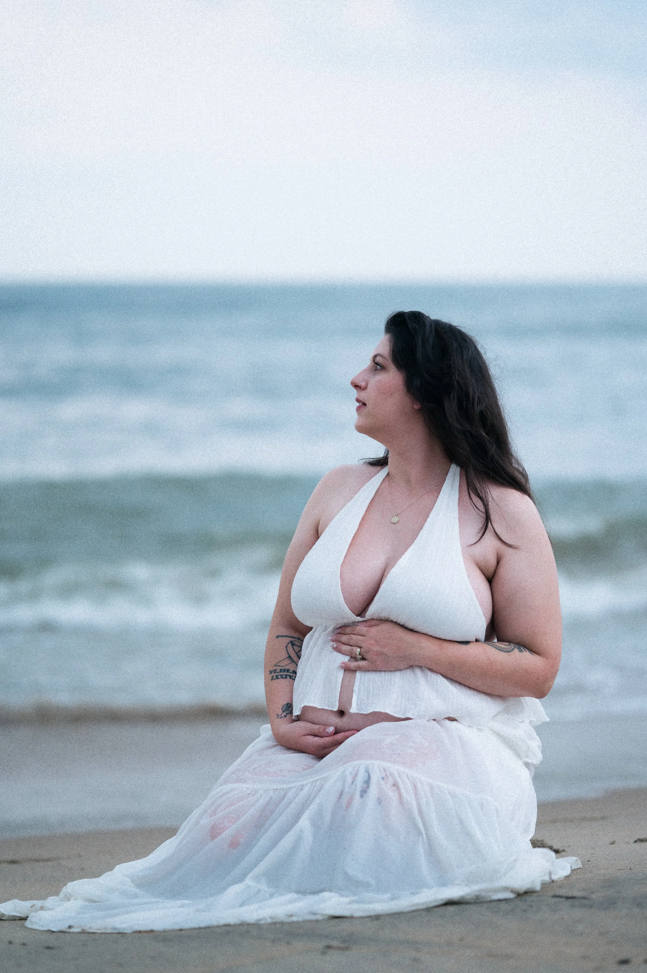 virginia-beach-maternity-photography-ocean.jpg
