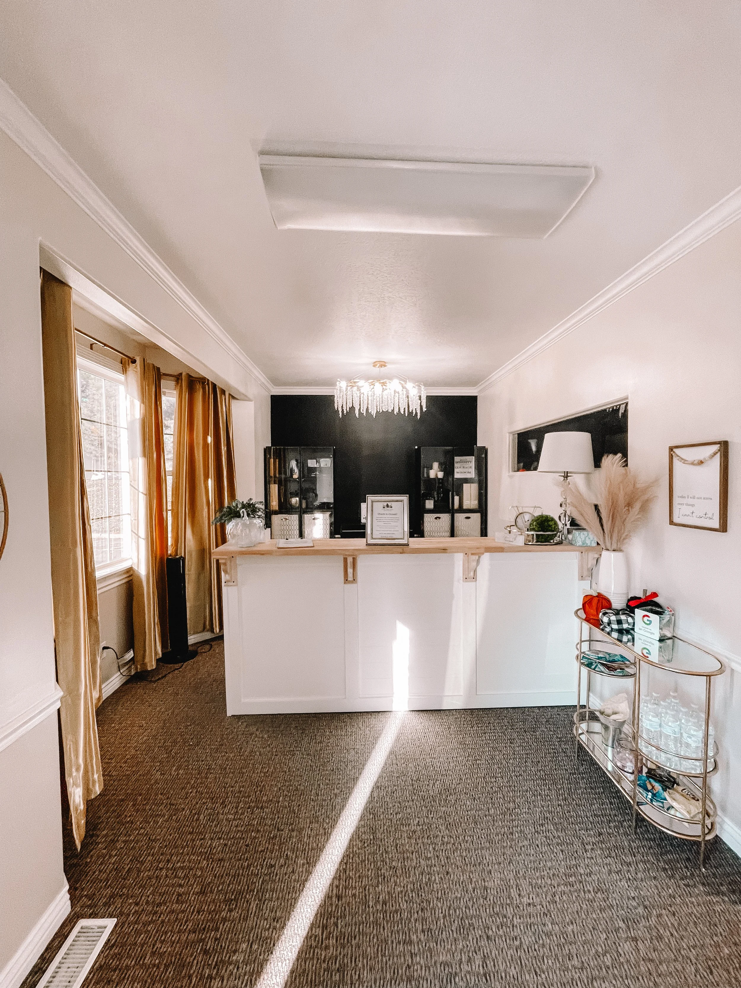 Front desk and reception area at Blue Bee Counseling in South Jordan, Utah