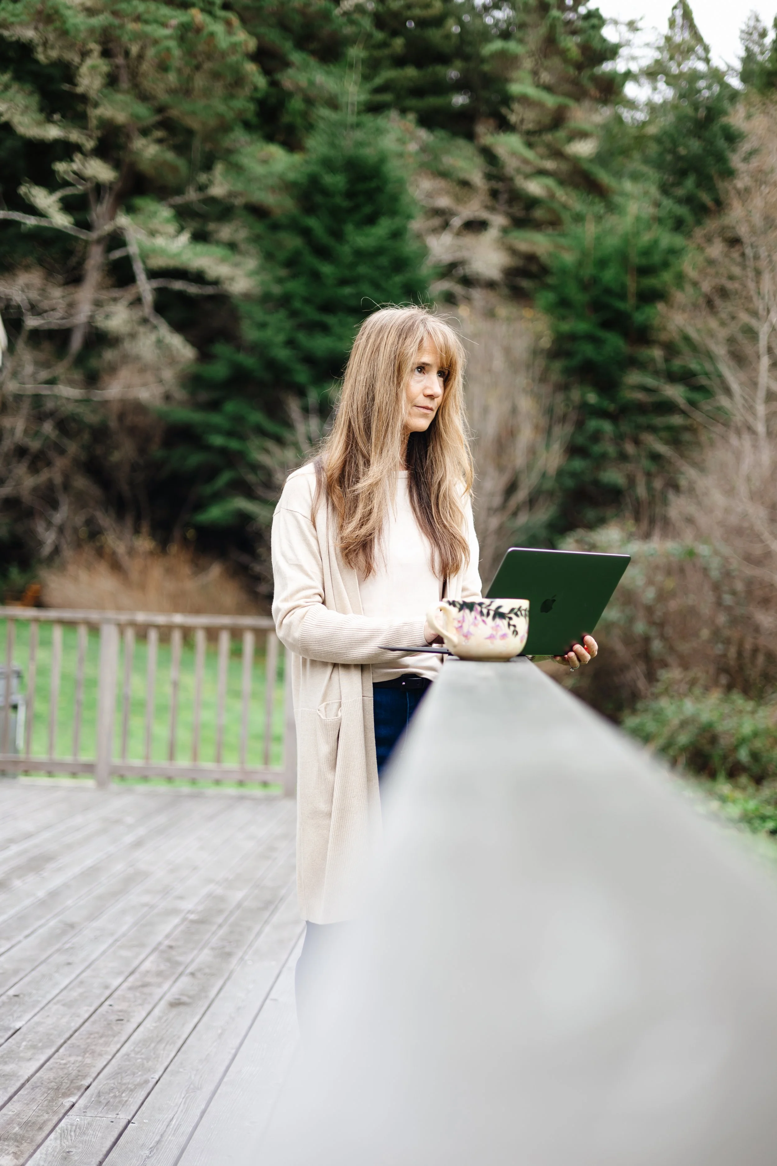 WHY CHOOSE ME AS YOUR SOMATIC COACH? # About Us# | I'M INSPIRED BY NATURE'S BEAUTY

While I know healing can be quite heavy at times, I’m committed to holding a gentle, nurturing space, like tending to a sacred flower garden on a sunny Sunday morning