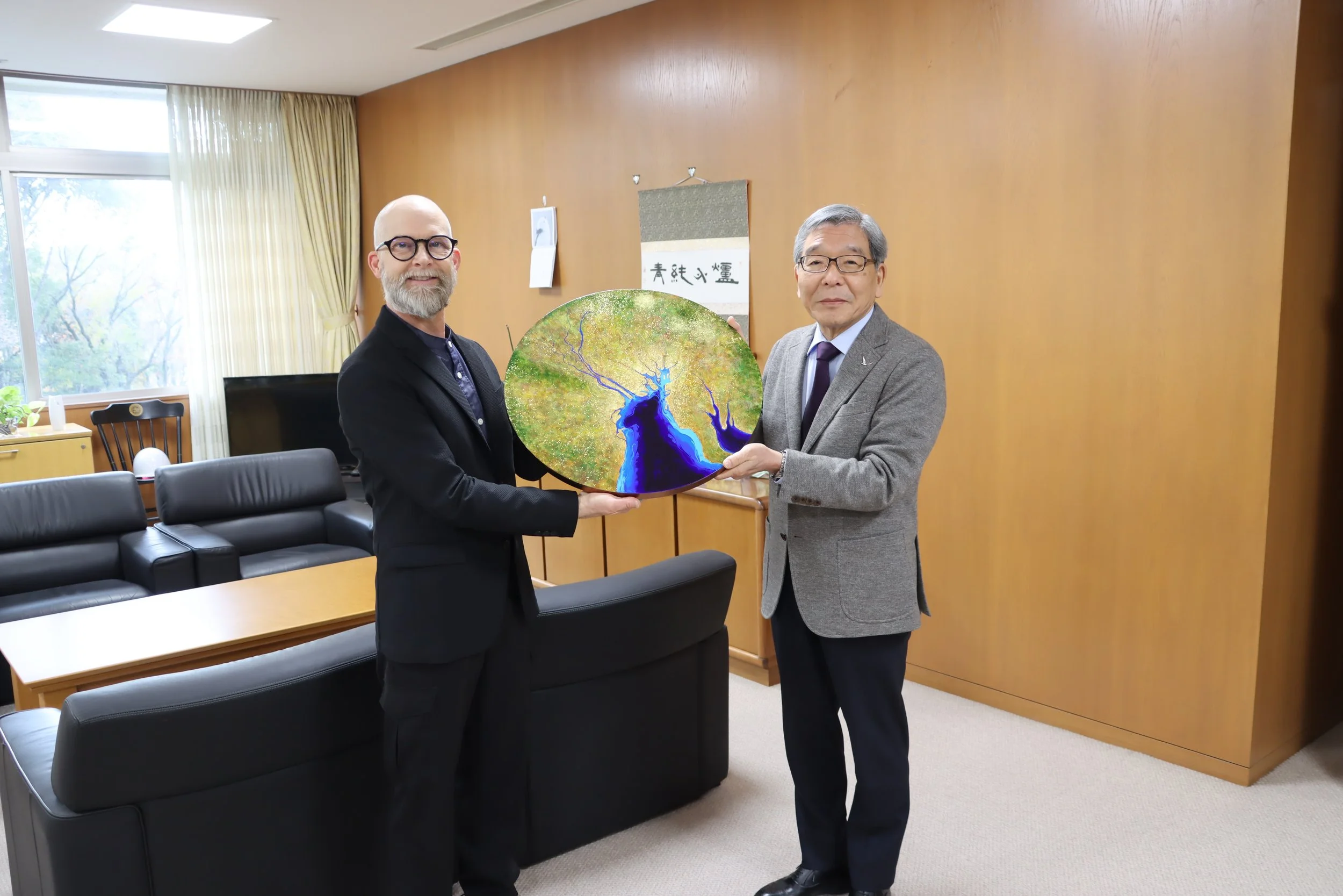 Chubu University Visiting Professorship painting handover