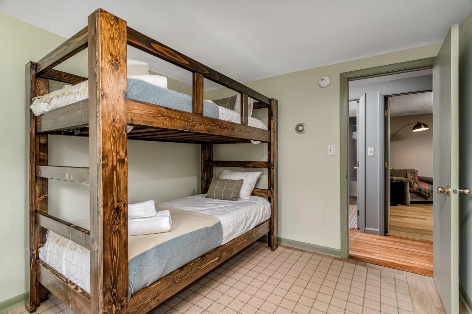 147MapleManorRdCenterConwayNH-19.JPG