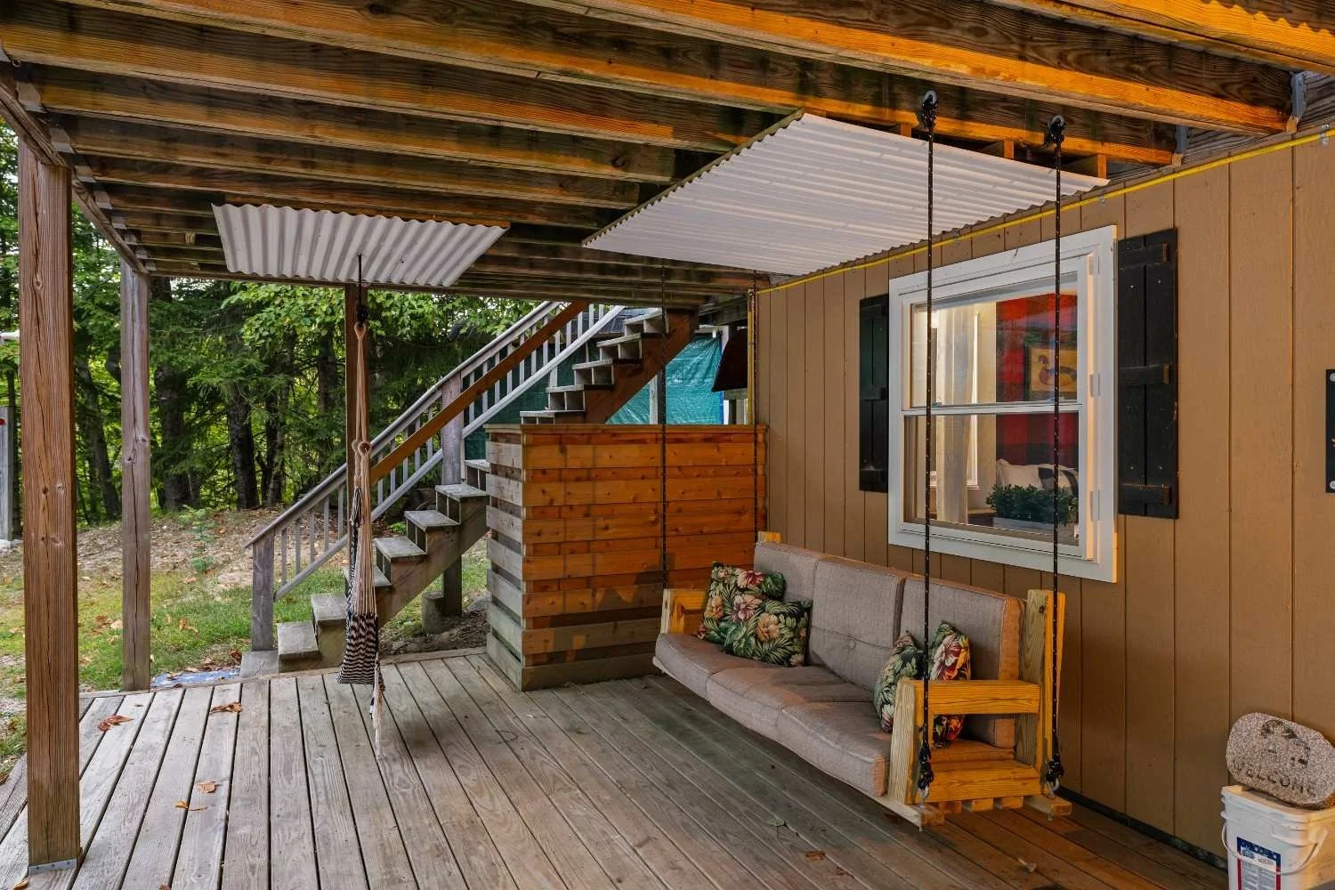47ASPENDRIVE_Porch1.jpg