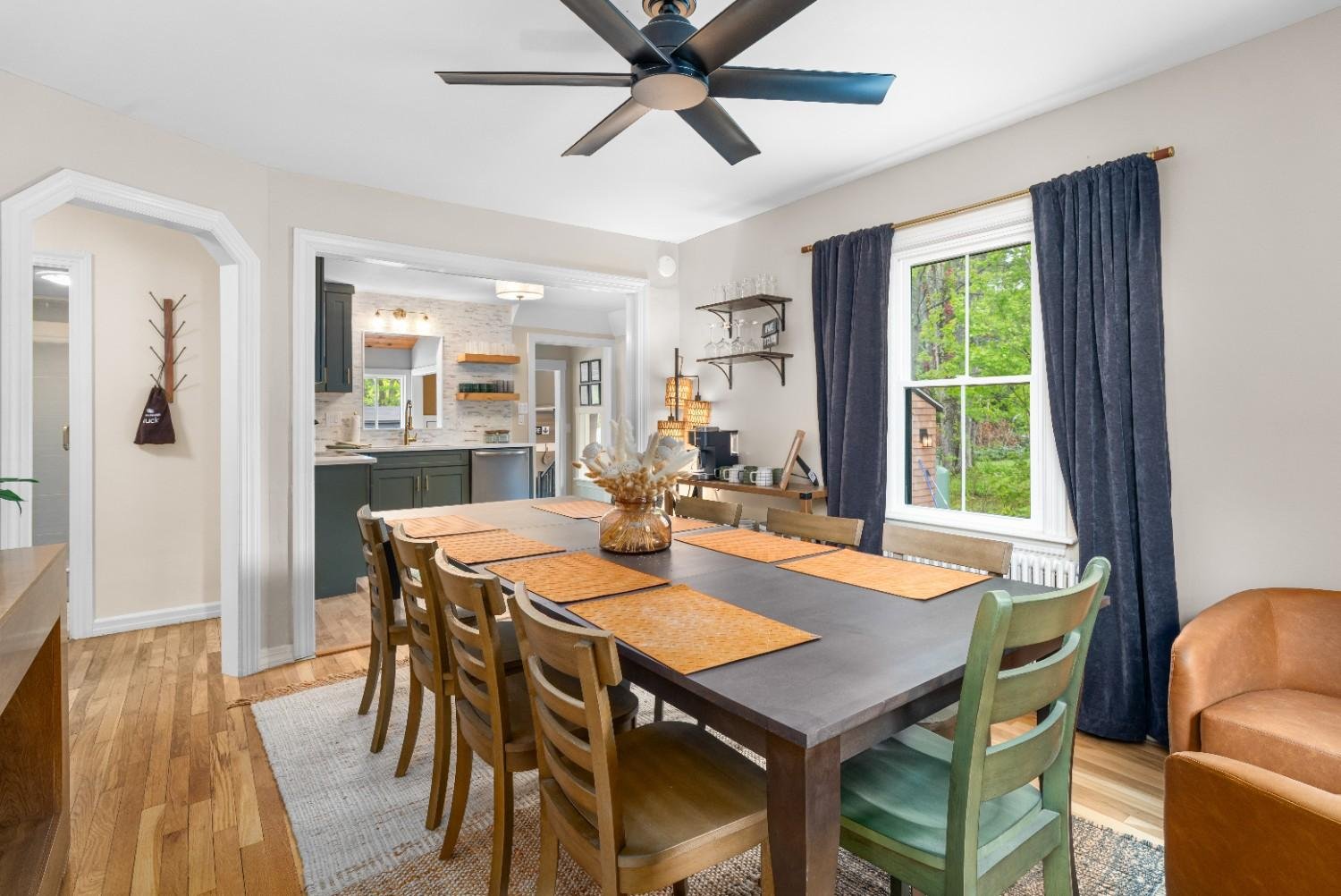 131GROVEST_KITCHEN-DINING7.jpg