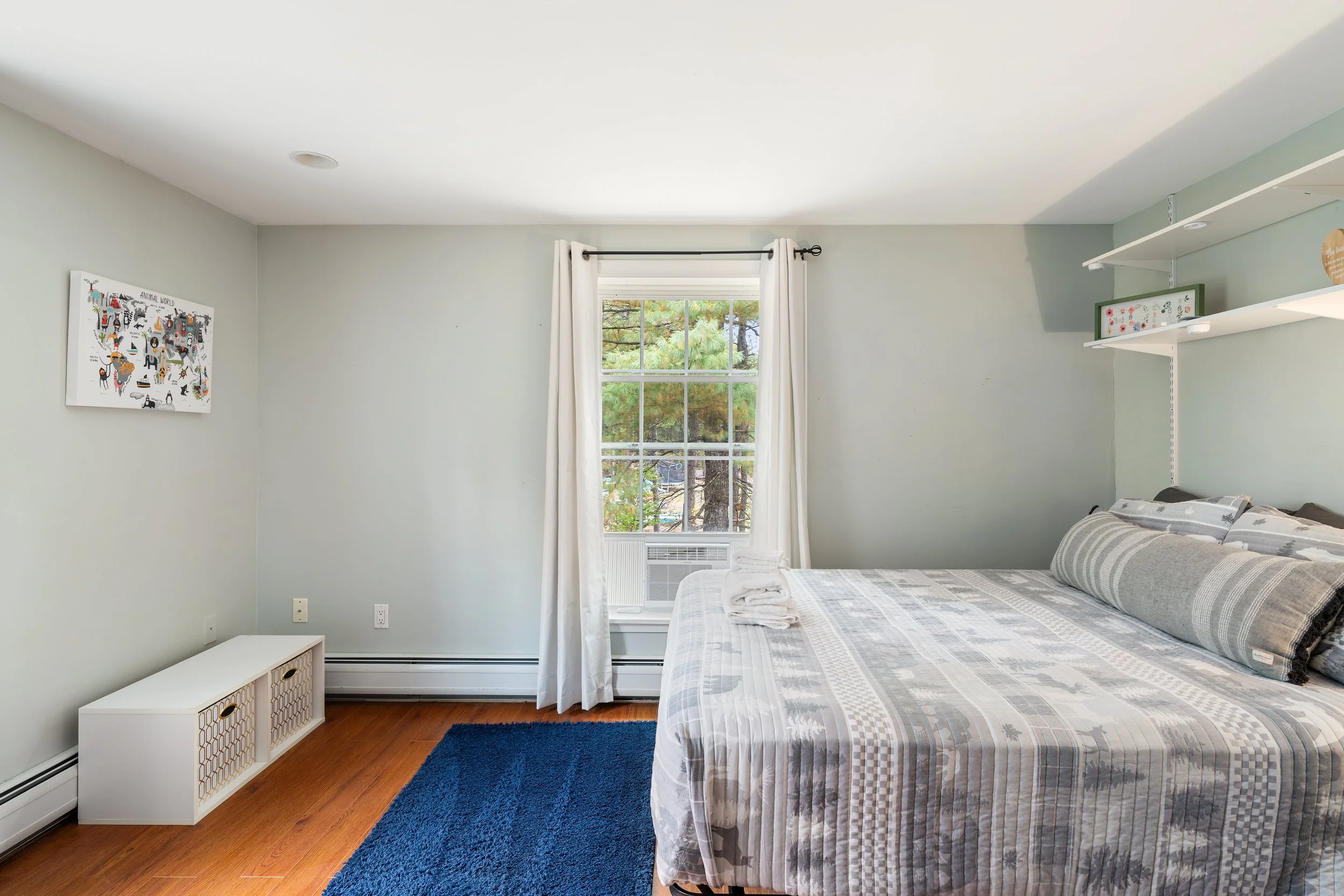 199 SILVER PINE_Bedroom (6).jpg