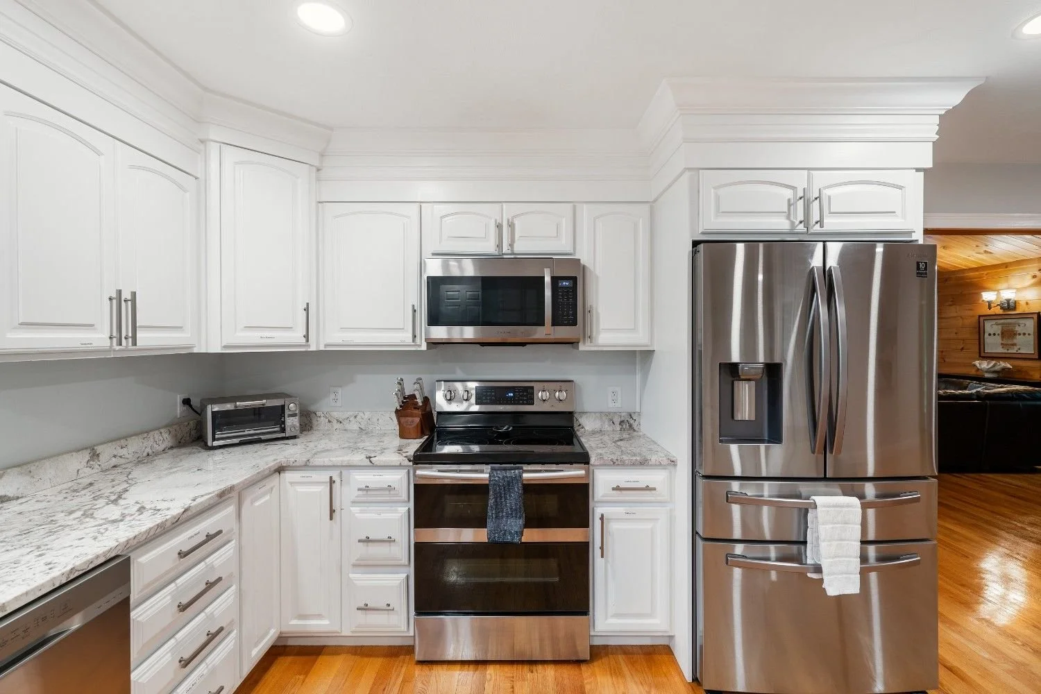 182TIMBERSHORE_Kitchen23.jpg