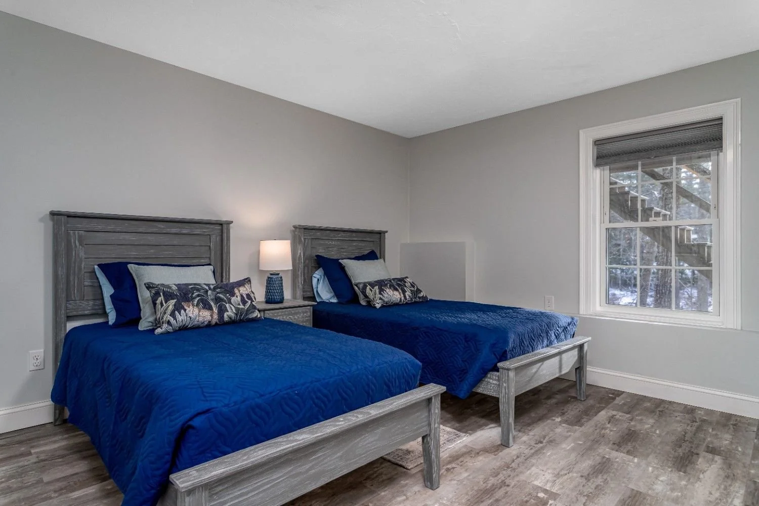 182TimberShoreDrBedroom5.jpg