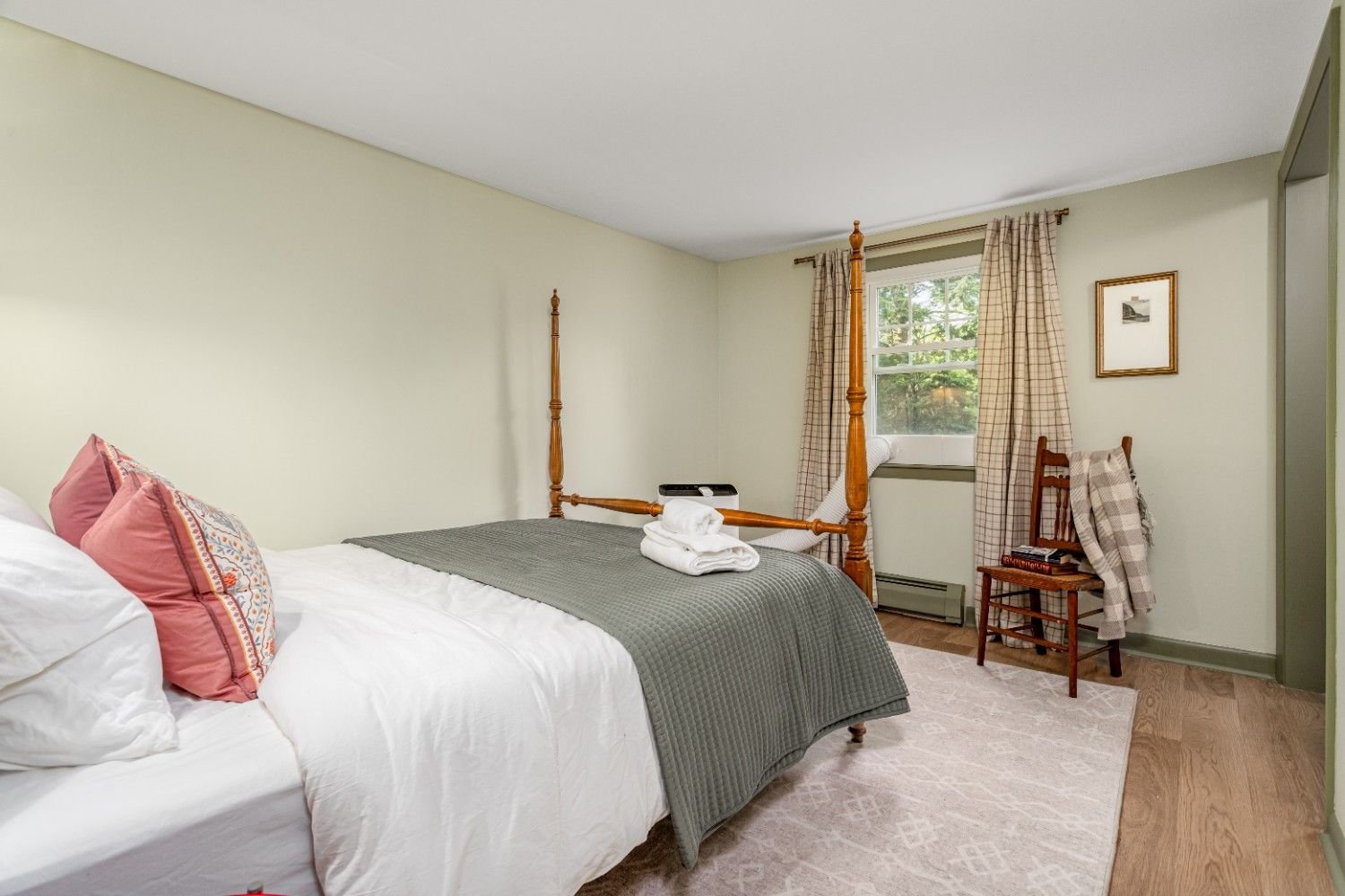 147MapleManorRdCenterConwayNH-21.JPG