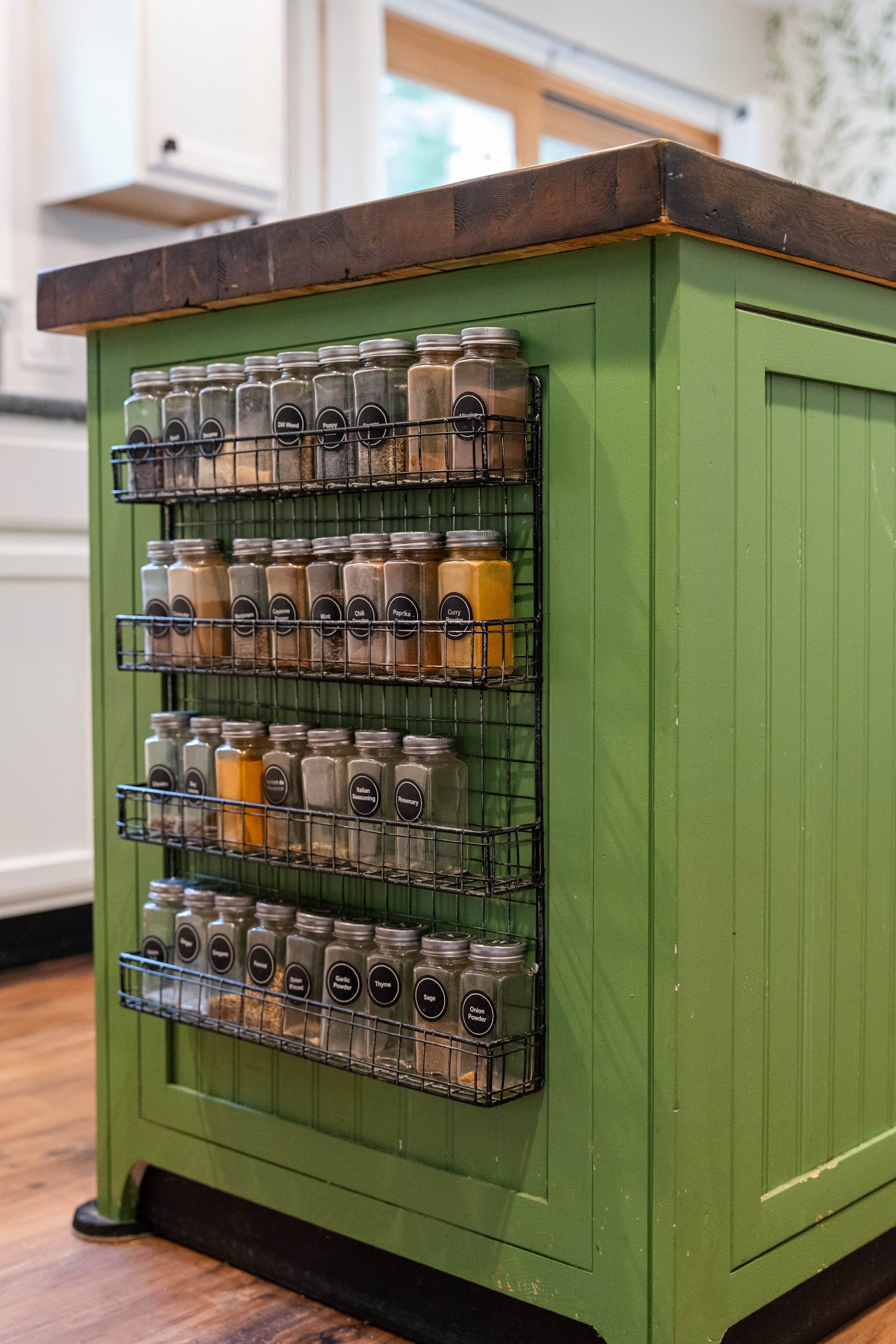 199 SILVER PINE_Kitchen (12).jpg