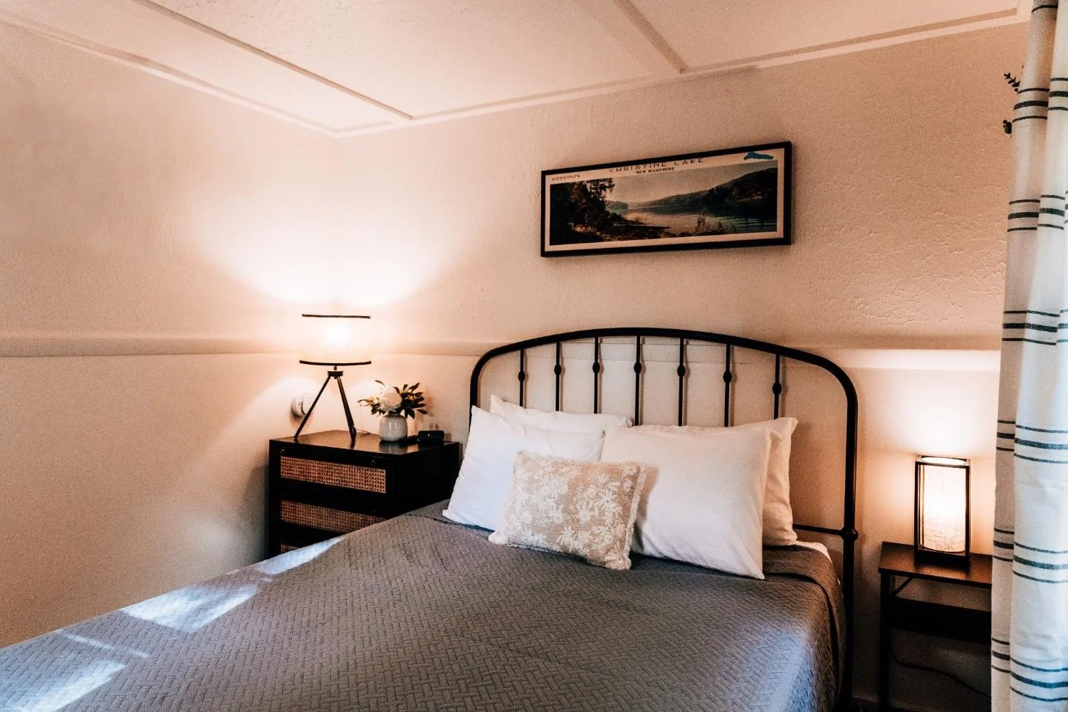 15ALPSTRAUSSE_DownstairsBedroom4.jpg