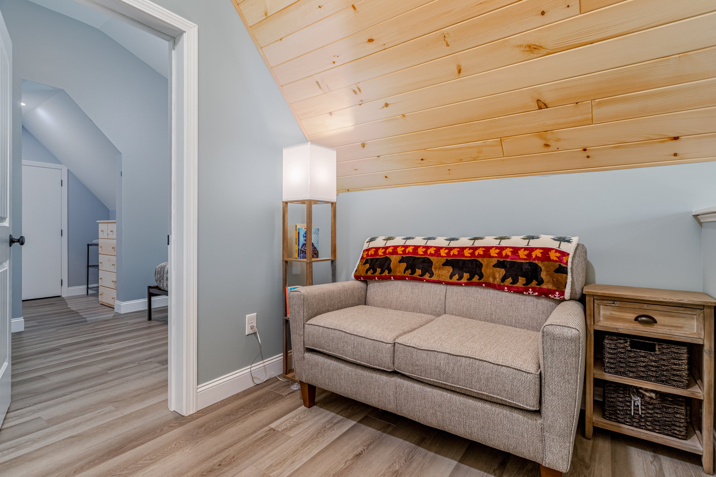 211 MCGREW_Loft (1).JPG