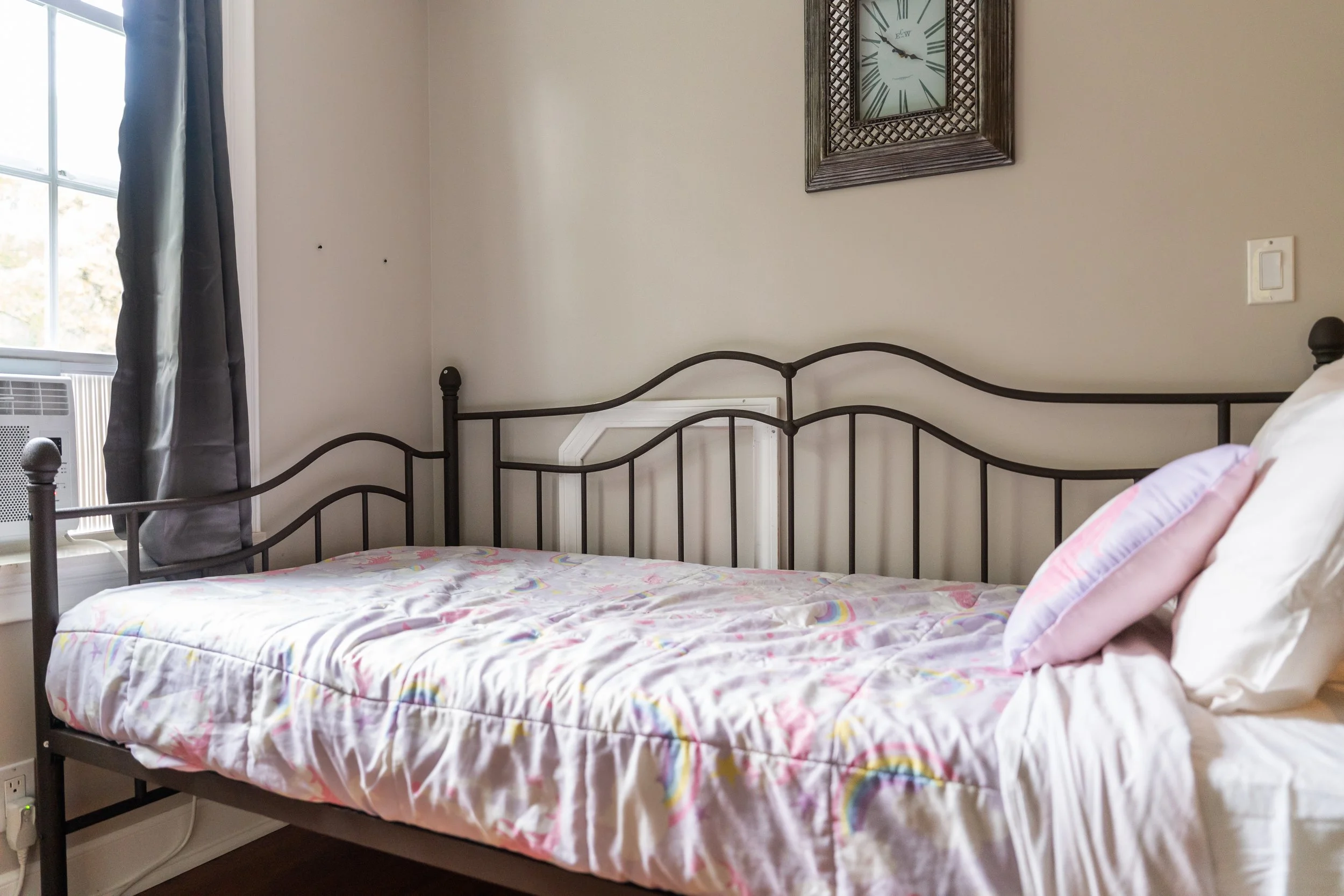199 SILVER PINE_Bedroom (18).jpg