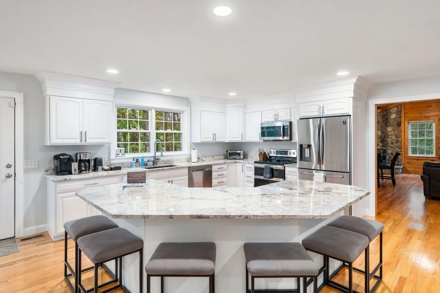 182TIMBERSHORE_Kitchen1.jpg