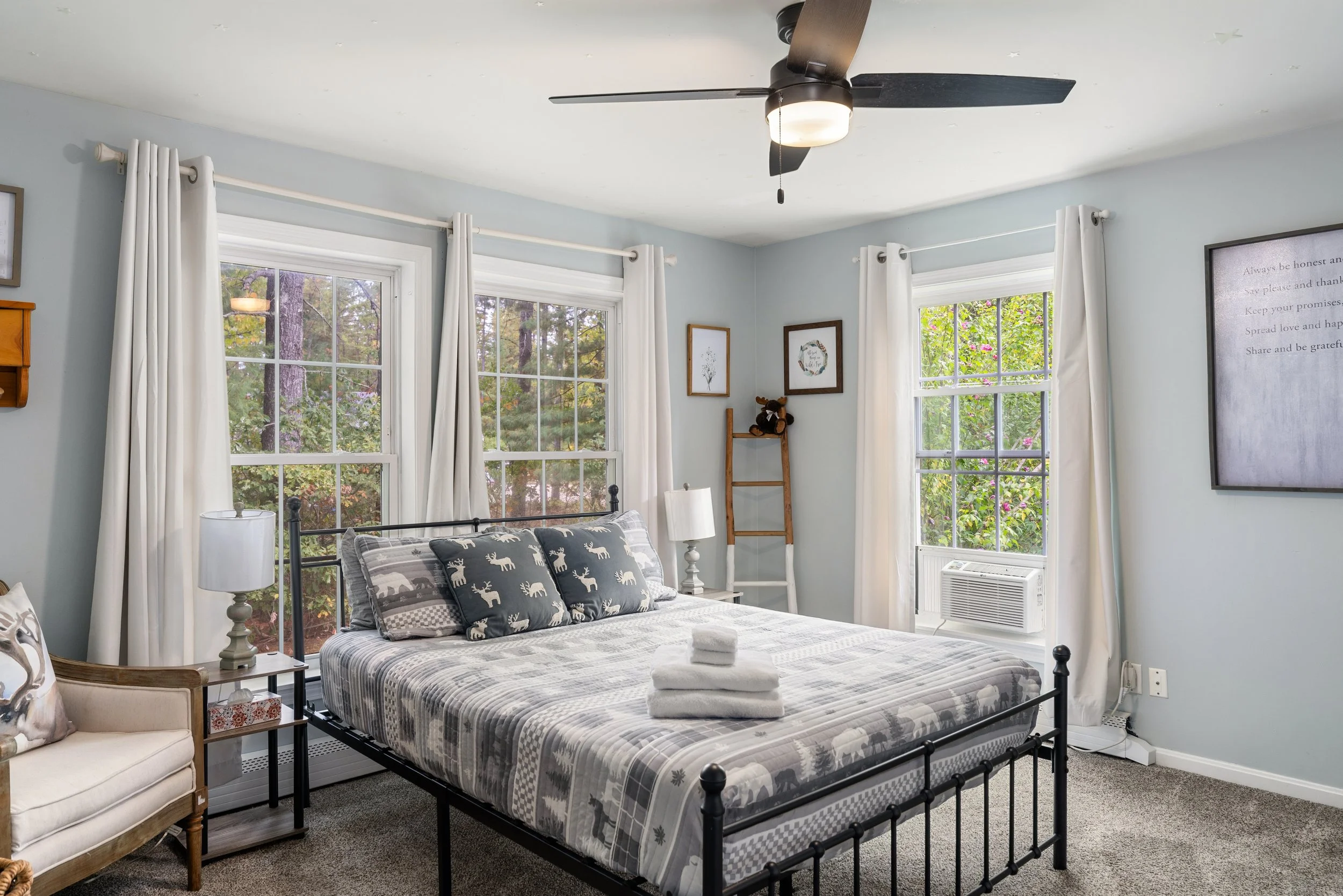 199 SILVER PINE_Bedroom (2).jpg