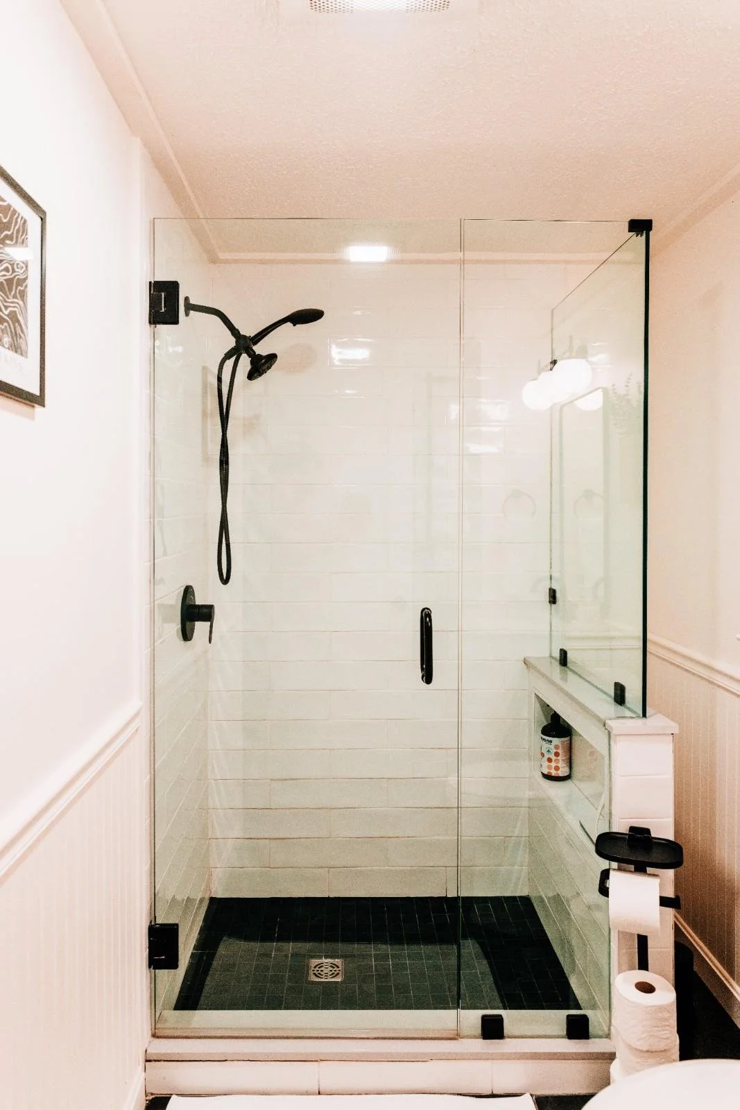15ALPSTRAUSSE_MainBathroom4.jpg