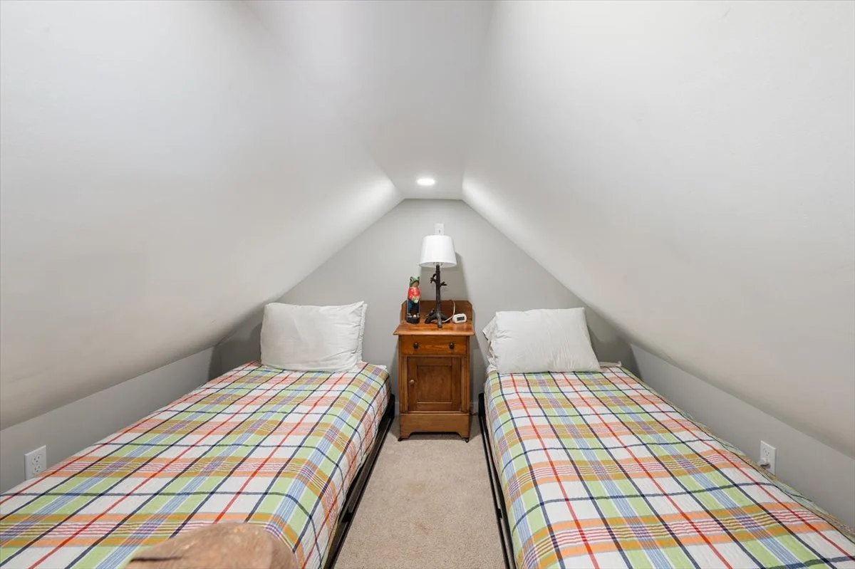 987 WASHINGTON HILL RD_Bedroom (3).jpg