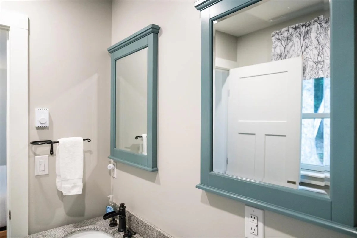 987 WASHINGTON HILL RD_Bath (4).jpg