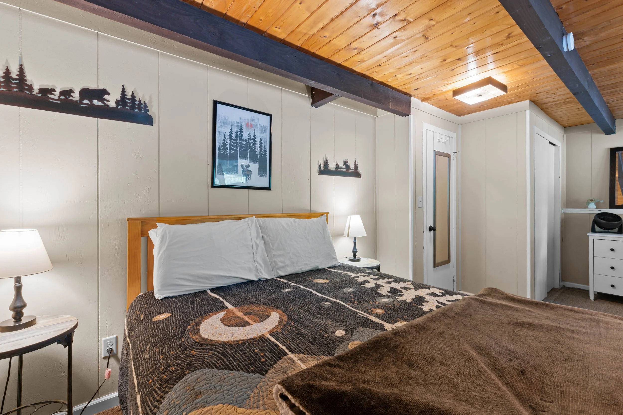 44 Aspen Bedroom 1.jpg