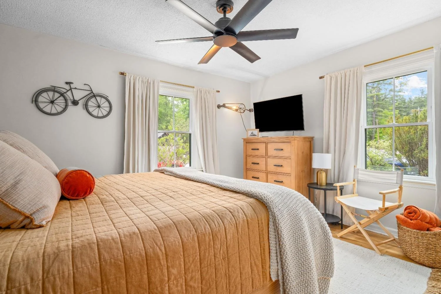 131GROVEST_BEDROOMS3.jpg