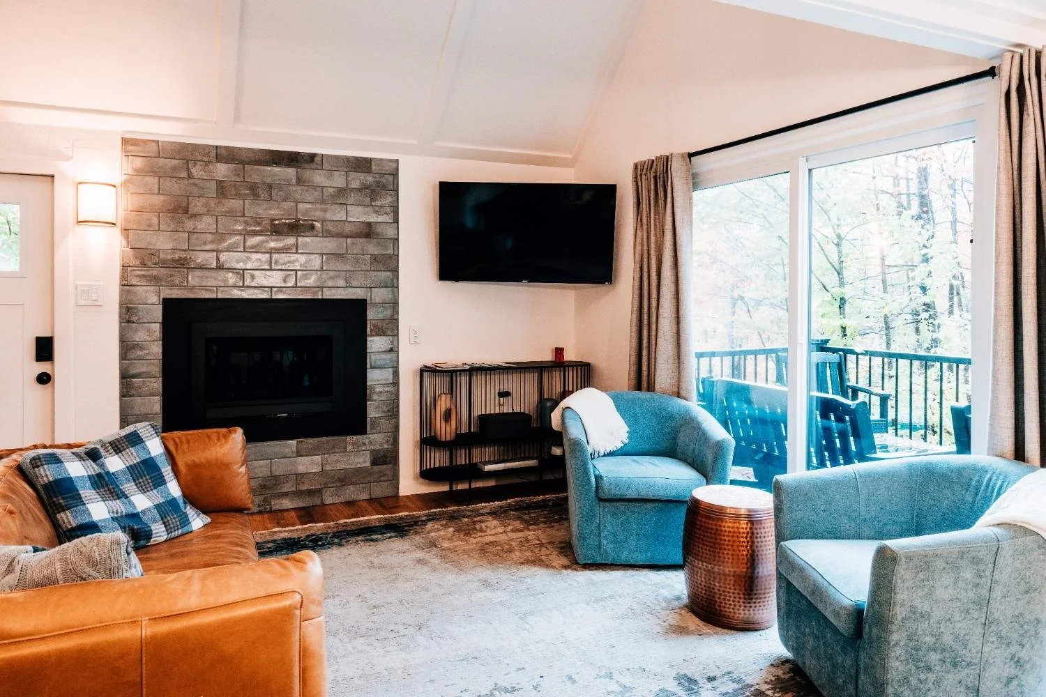 15ALPSTRAUSSE_LivingRoom18.jpg